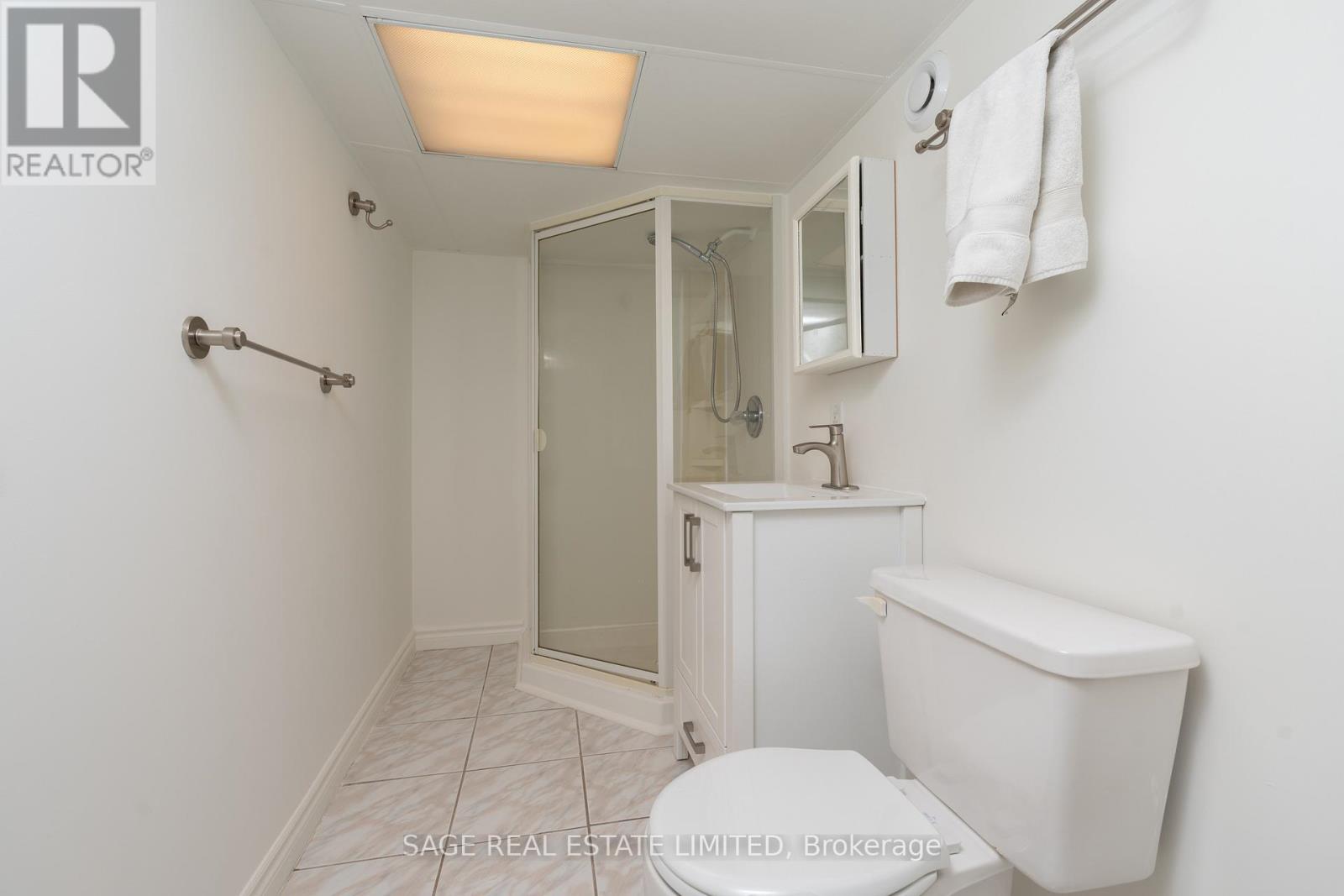 Lower - 131 Meadowvale Drive, Toronto, Ontario  M8Z 3K2 - Photo 18 - W12614016