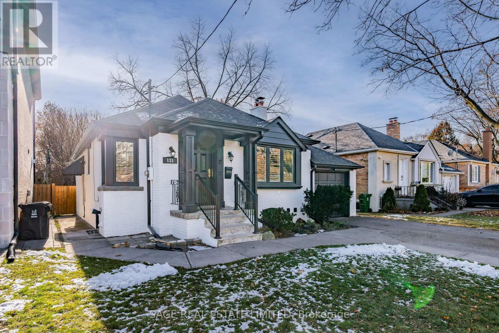 Lower - 131 Meadowvale Drive, Toronto, Ontario  M8Z 3K2 - Photo 3 - W12614016