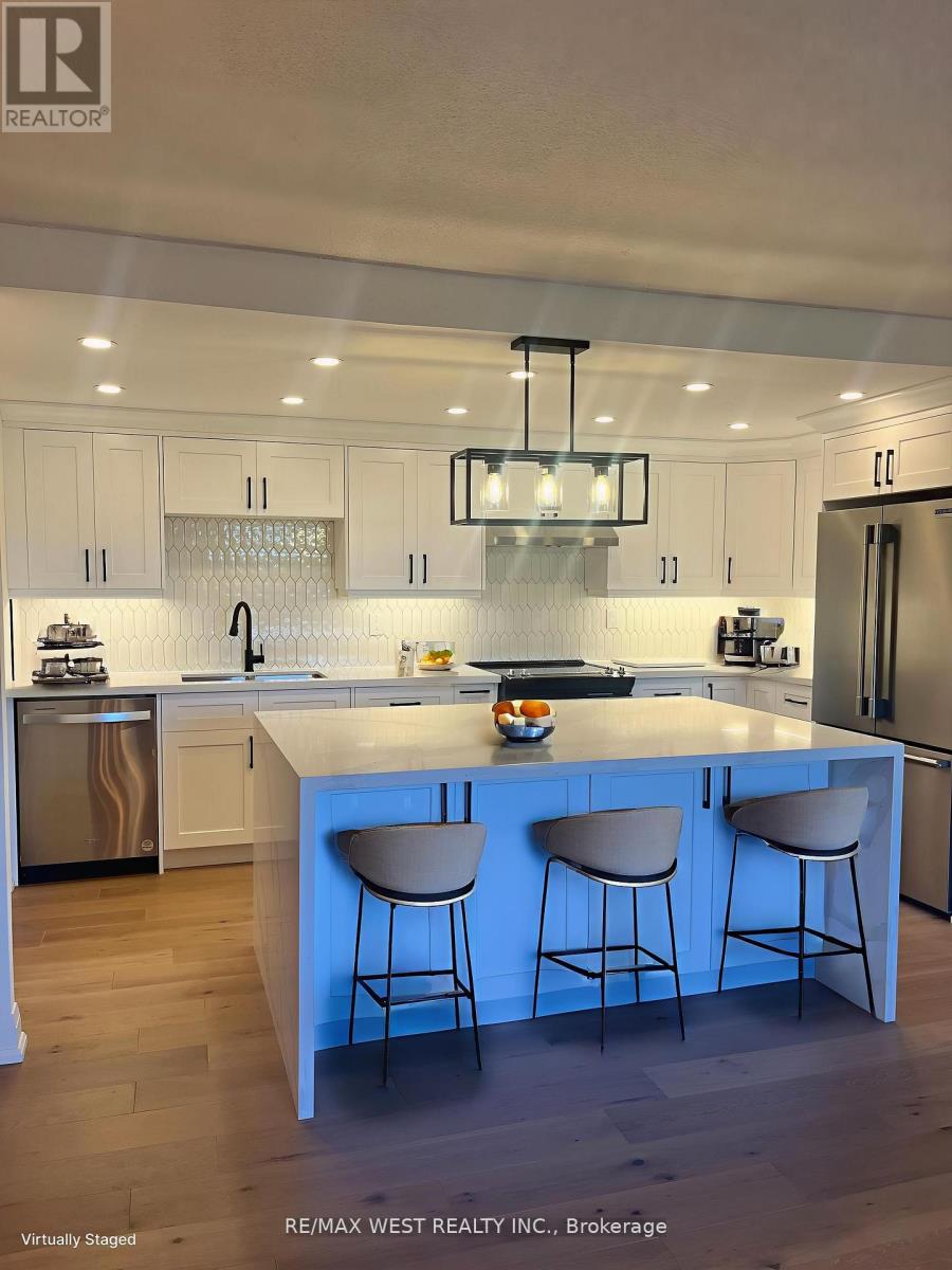 304 - 1535 LAKESHORE ROAD E, Mississauga, Ontario