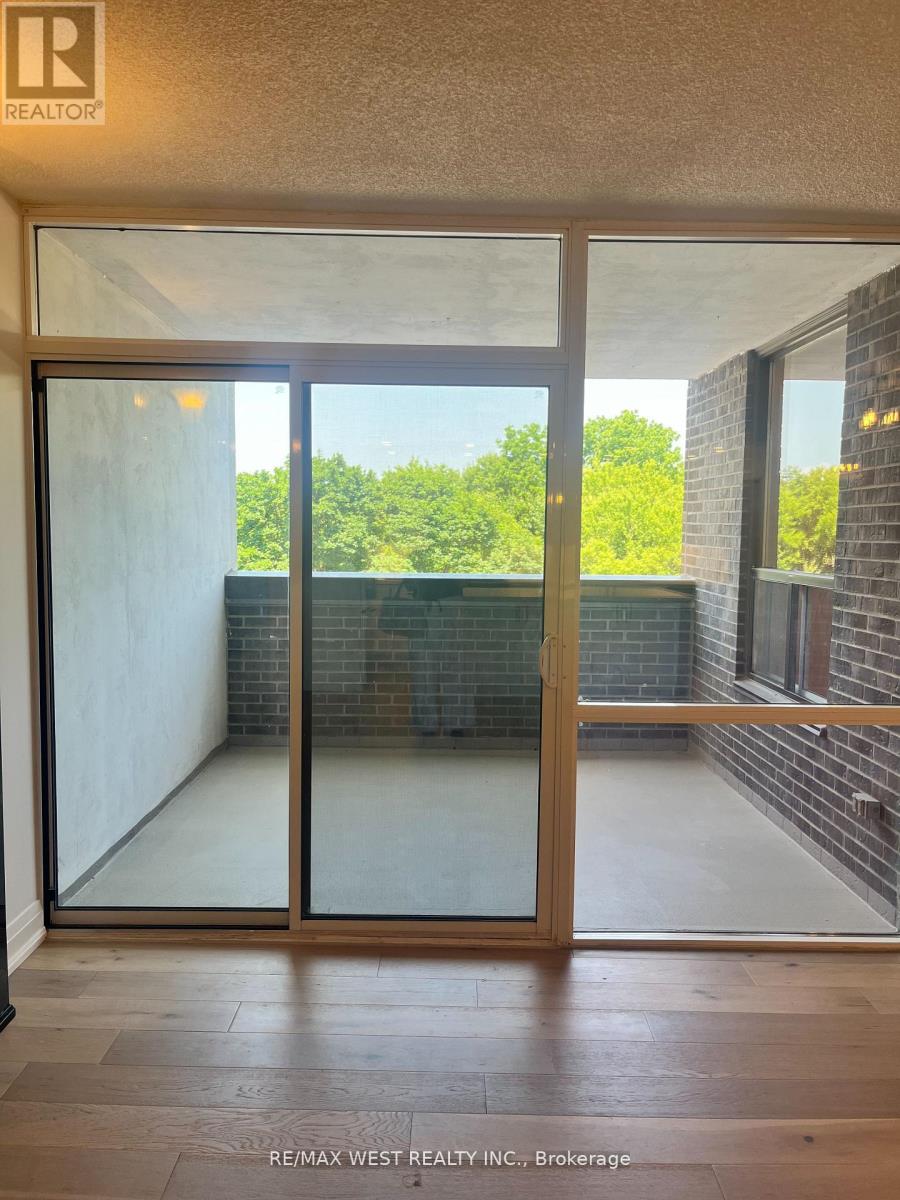 304 - 1535 Lakeshore Road E, Mississauga, Ontario  L5E 3E2 - Photo 13 - W12614034