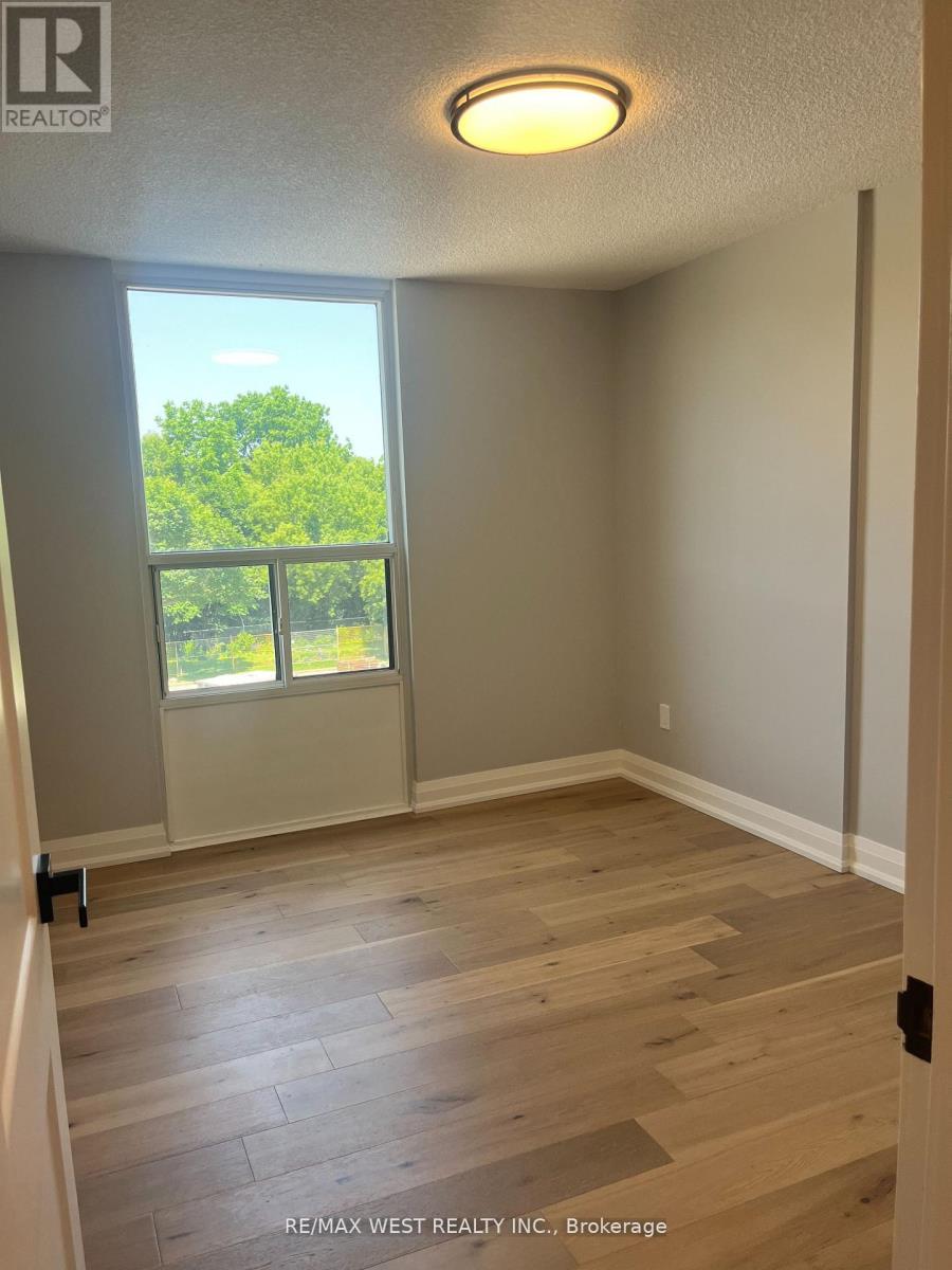 304 - 1535 Lakeshore Road E, Mississauga, Ontario  L5E 3E2 - Photo 20 - W12614034