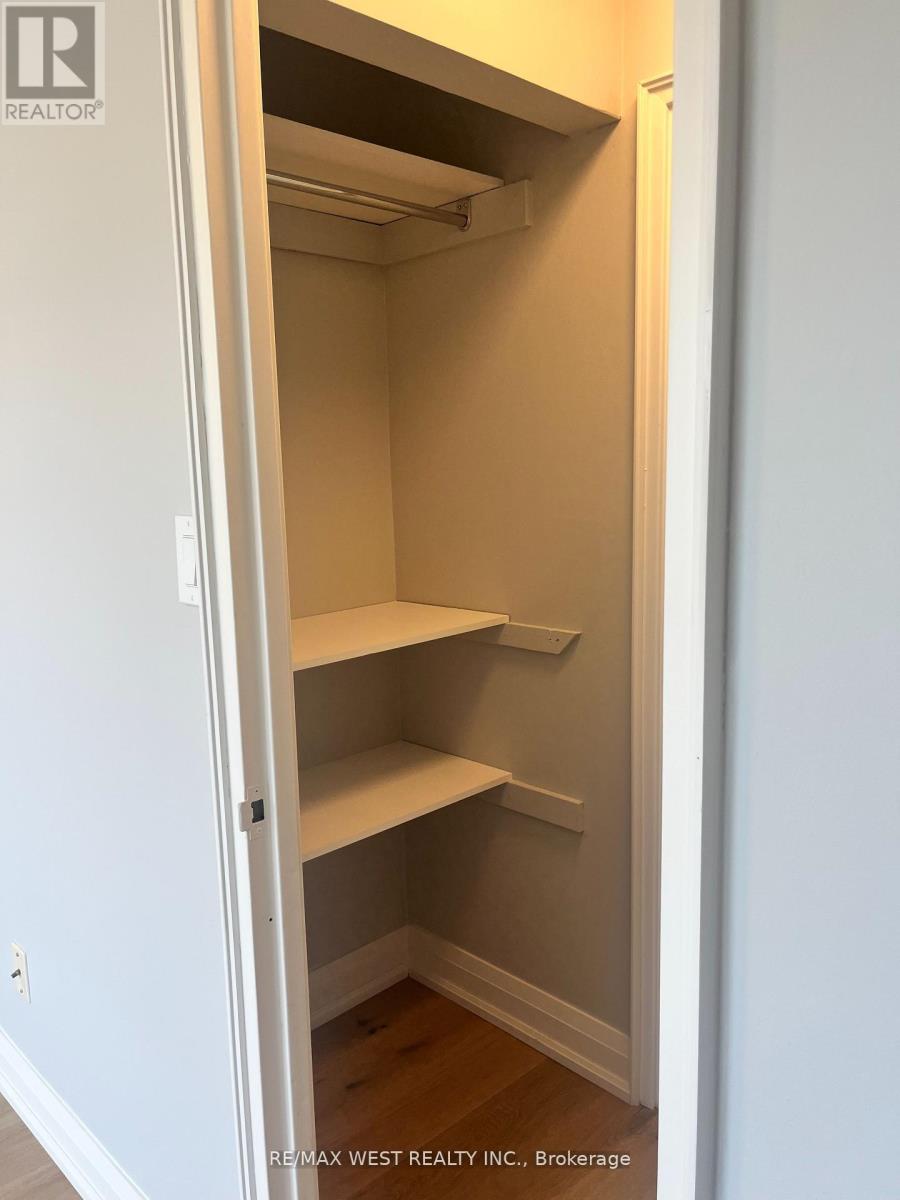 304 - 1535 Lakeshore Road E, Mississauga, Ontario  L5E 3E2 - Photo 30 - W12614034