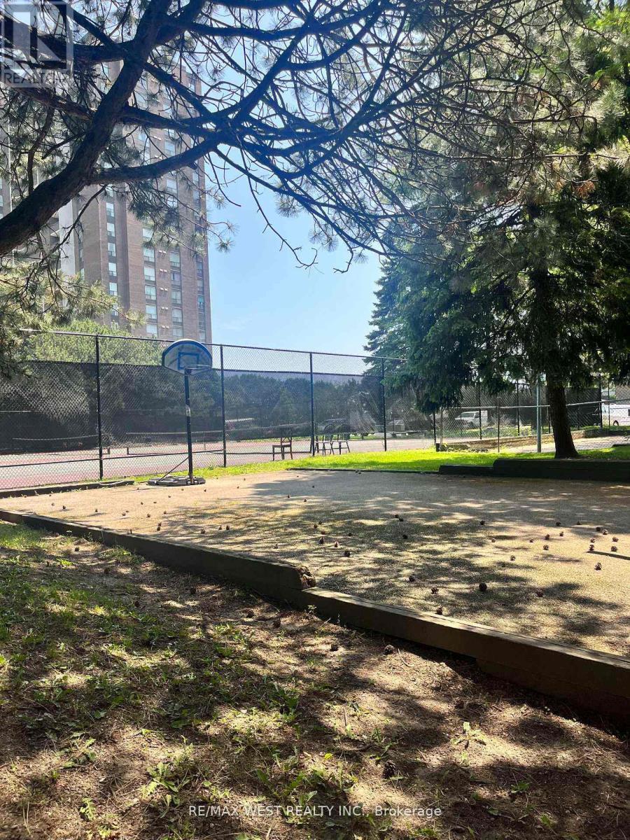 304 - 1535 Lakeshore Road E, Mississauga, Ontario  L5E 3E2 - Photo 36 - W12614034