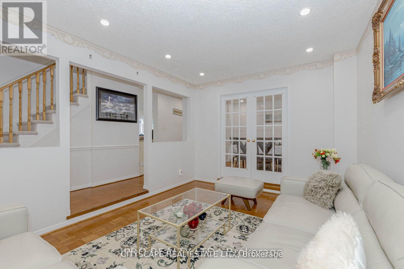 6906 Hickling Crescent N, Mississauga, Ontario  L5N 5A8 - Photo 11 - W12614090