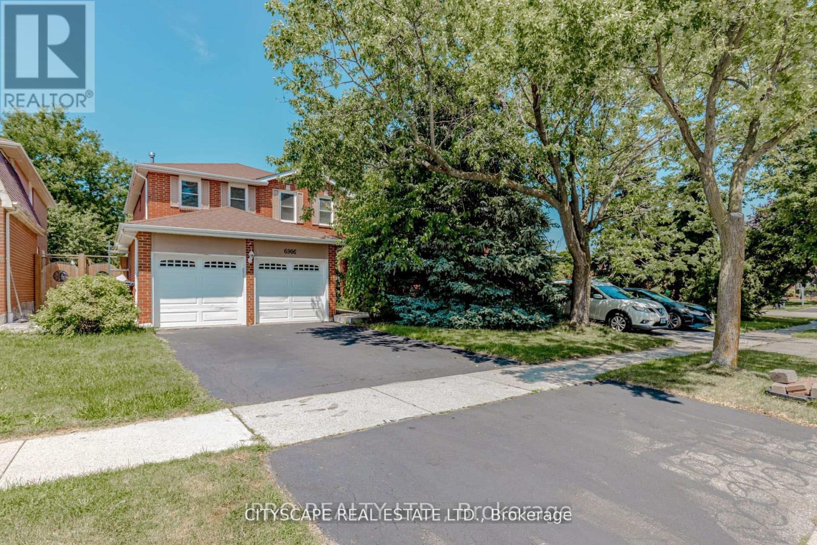 6906 Hickling Crescent N, Mississauga, Ontario  L5N 5A8 - Photo 2 - W12614090