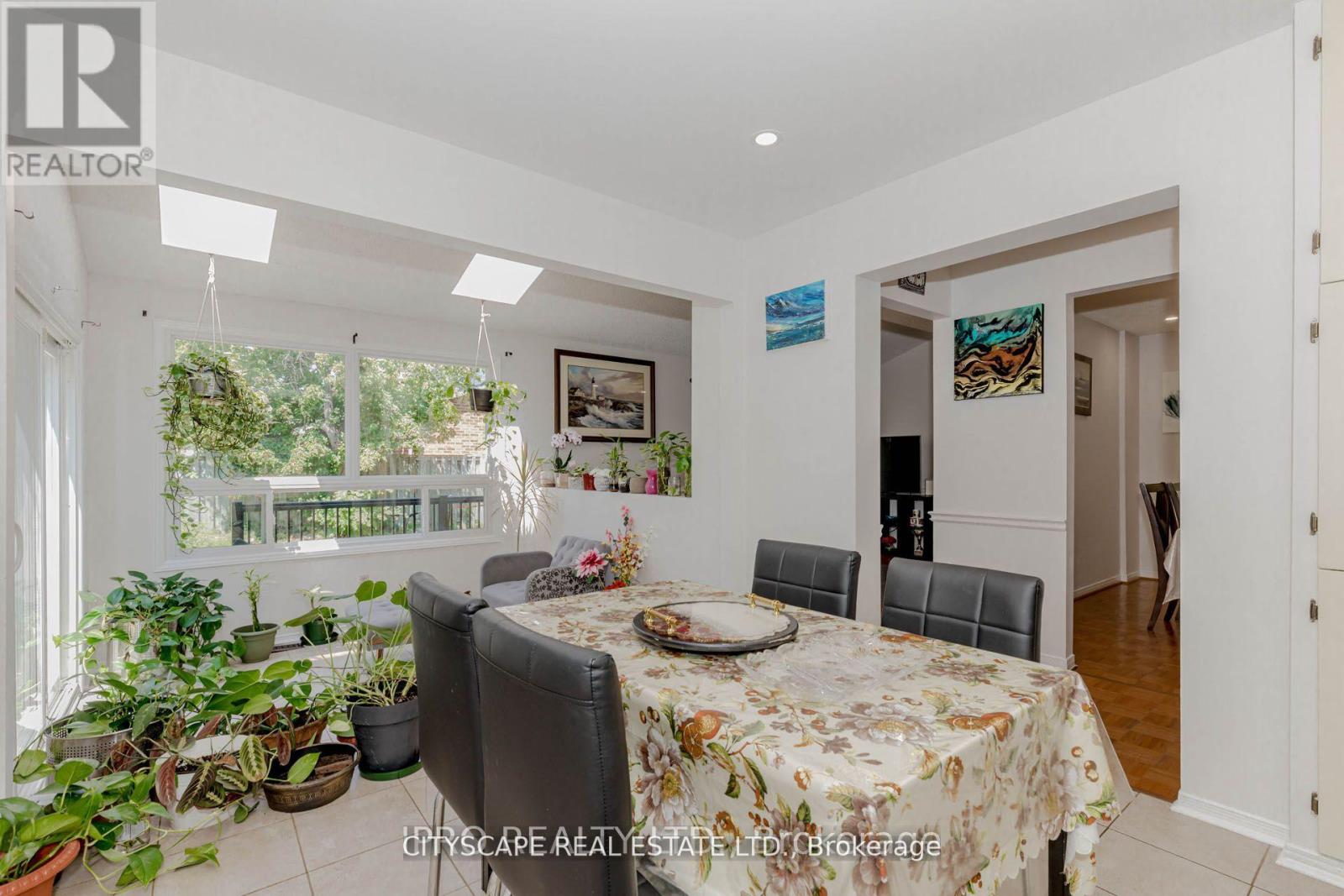 6906 Hickling Crescent N, Mississauga, Ontario  L5N 5A8 - Photo 22 - W12614090