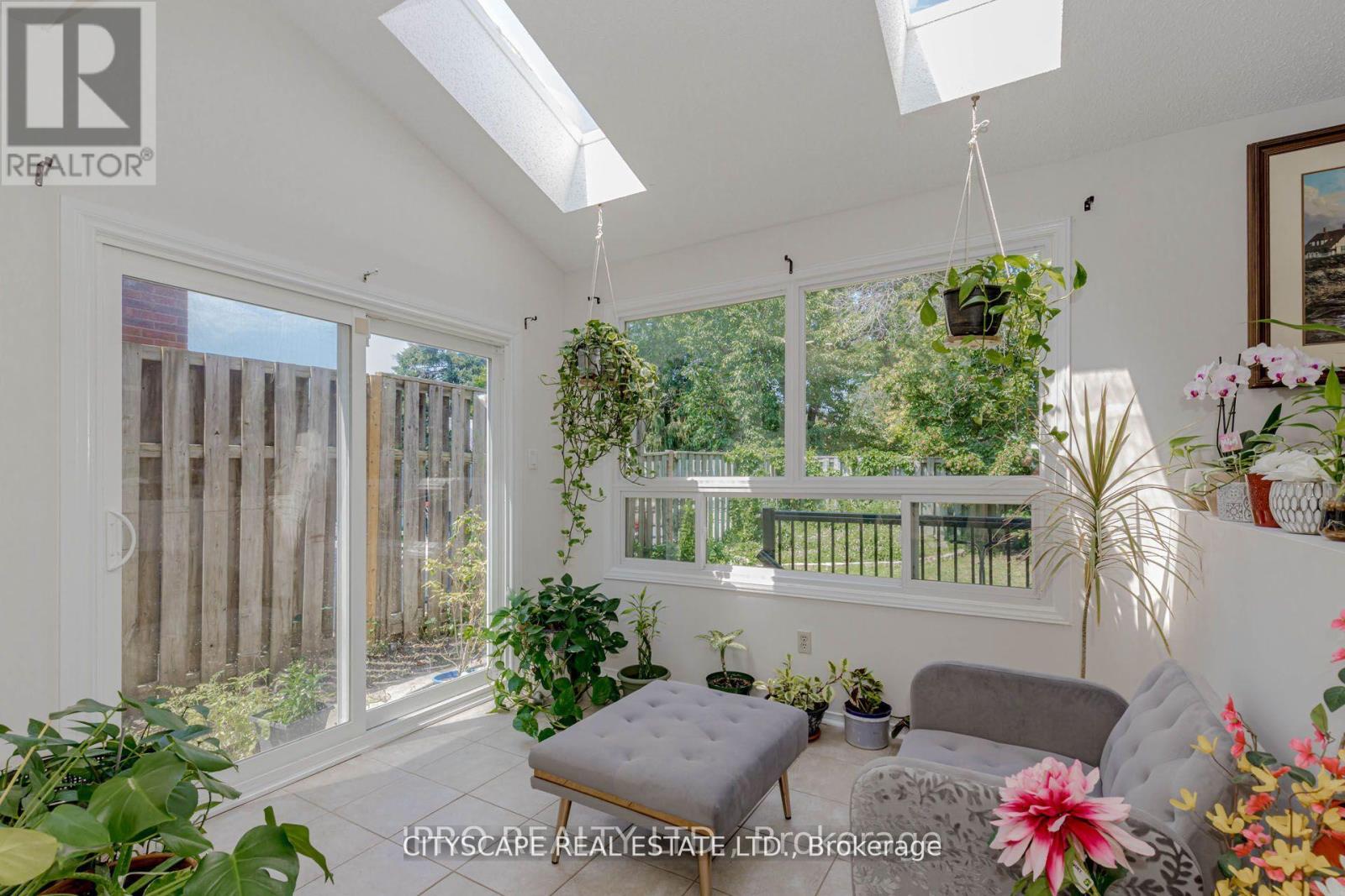 6906 Hickling Crescent N, Mississauga, Ontario  L5N 5A8 - Photo 23 - W12614090