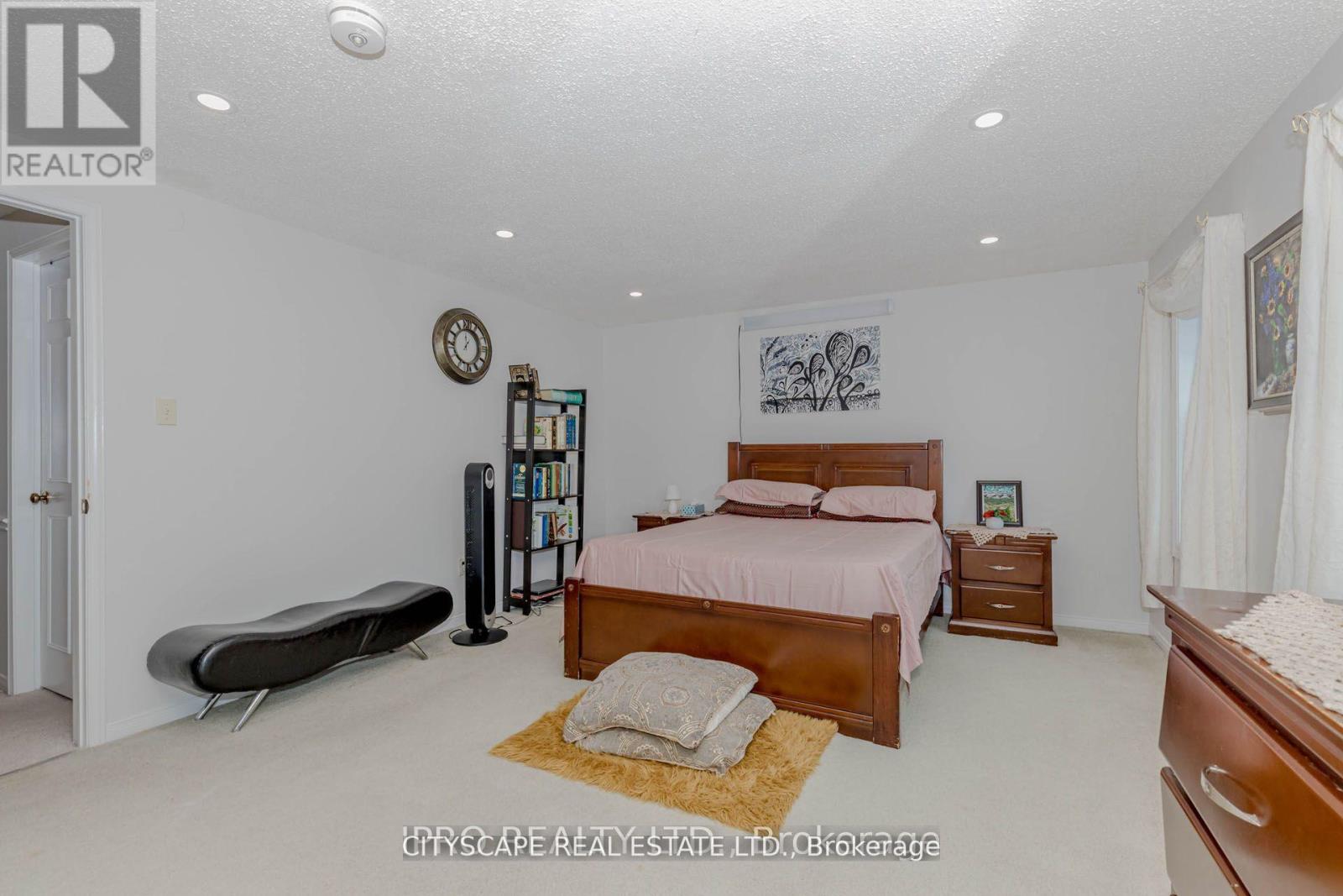 6906 Hickling Crescent N, Mississauga, Ontario  L5N 5A8 - Photo 26 - W12614090