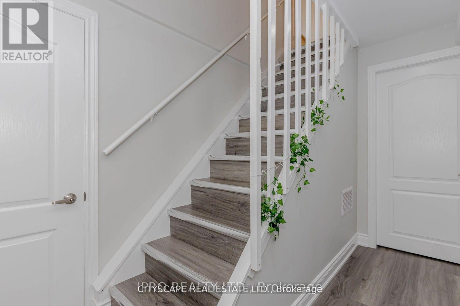 6906 Hickling Crescent N, Mississauga, Ontario  L5N 5A8 - Photo 38 - W12614090