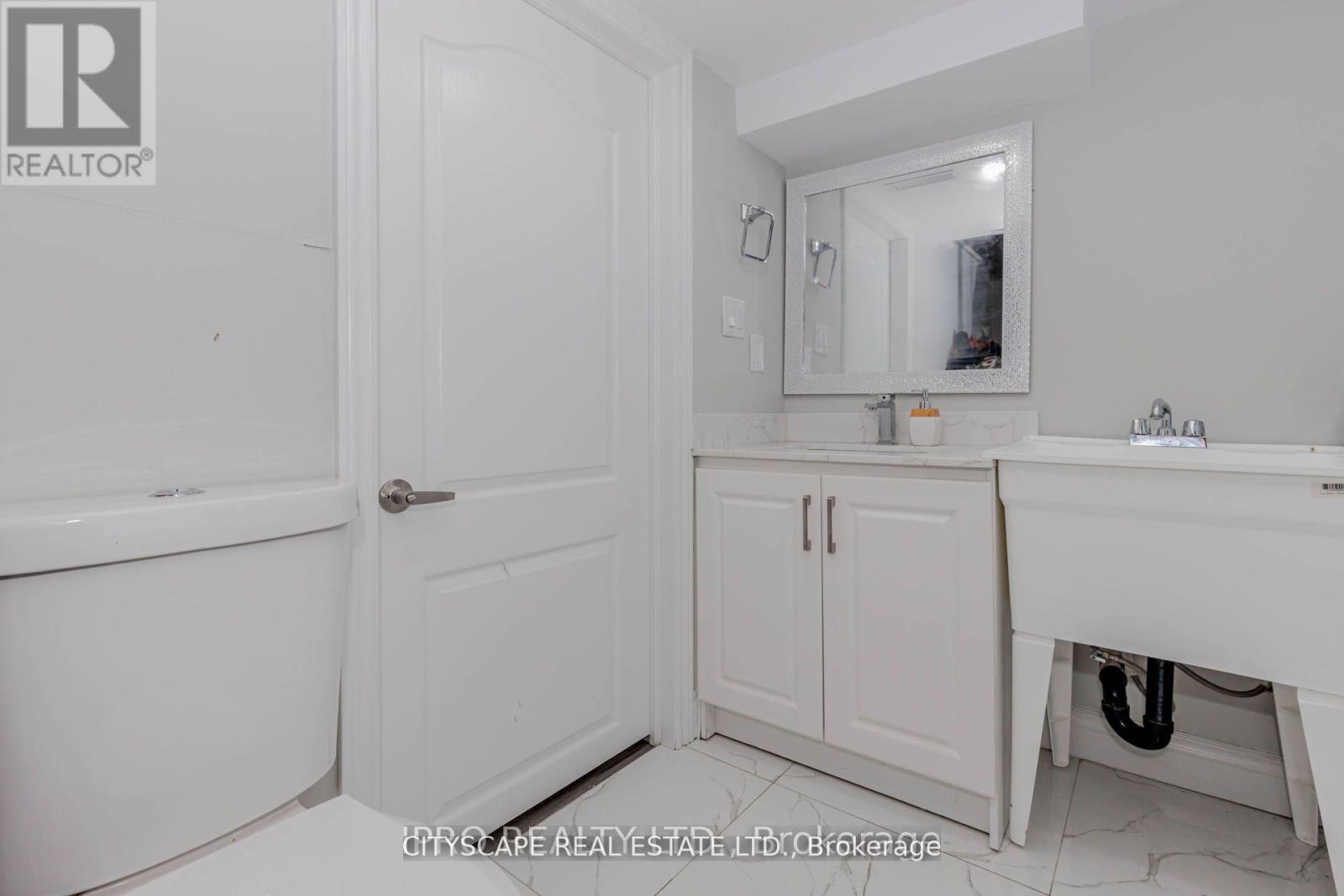 6906 Hickling Crescent N, Mississauga, Ontario  L5N 5A8 - Photo 41 - W12614090