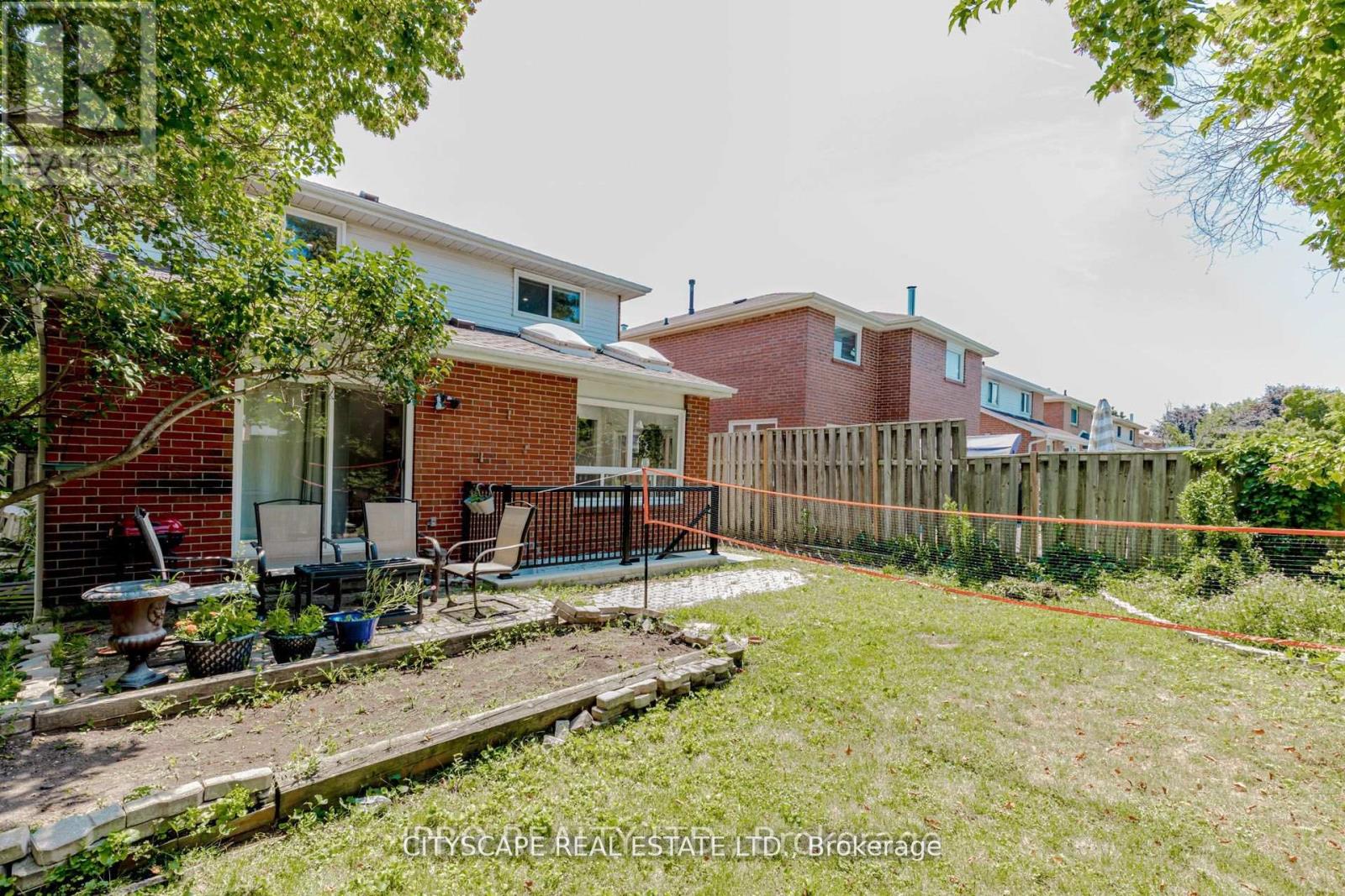 6906 Hickling Crescent N, Mississauga, Ontario  L5N 5A8 - Photo 48 - W12614090