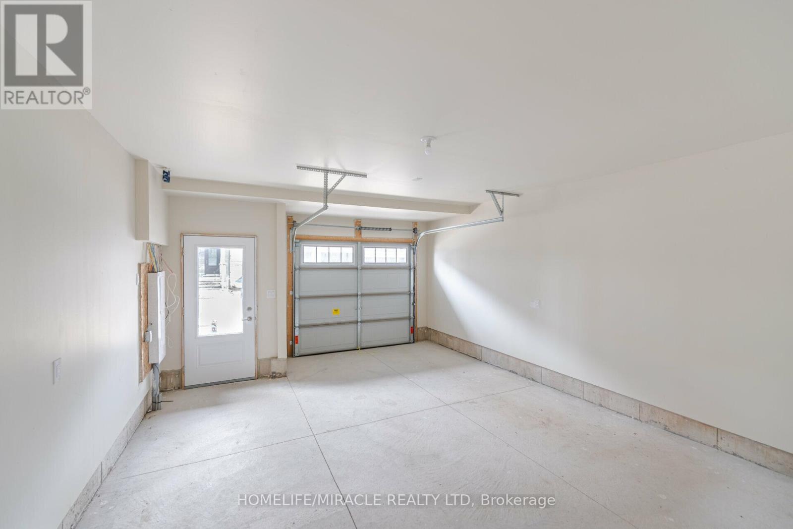 70 - 10 Birmingham Drive E, Cambridge, Ontario  N1R 0C6 - Photo 39 - X12614092