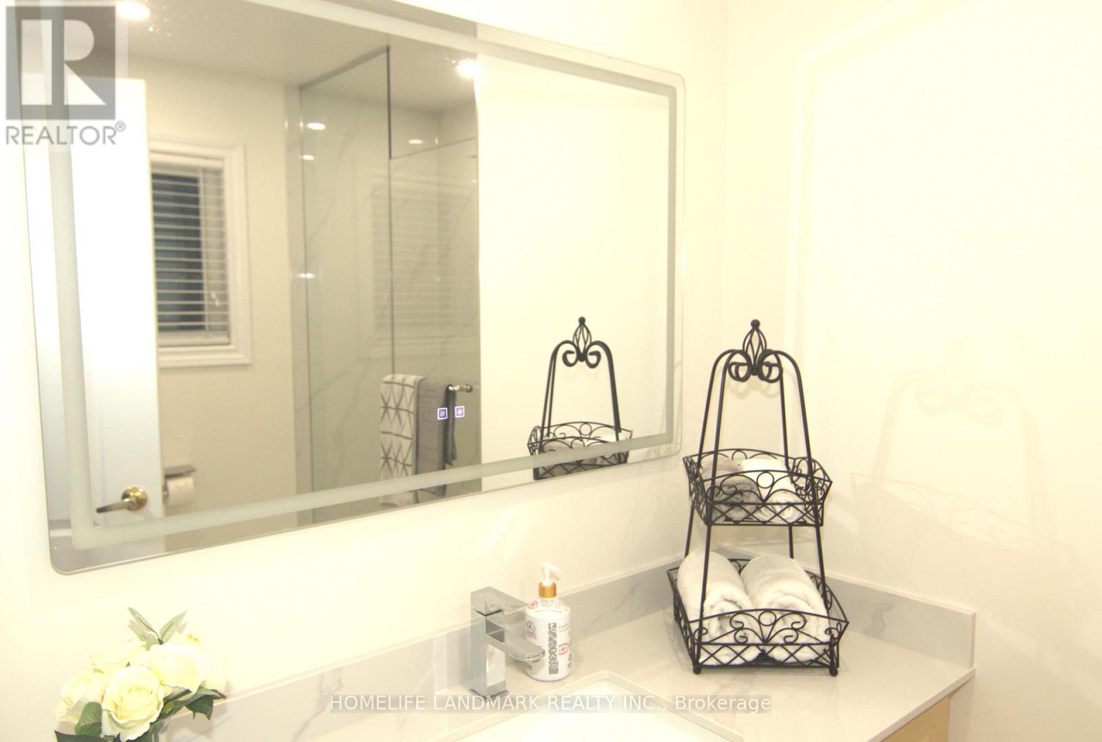 3861 Mulligan Cross, Mississauga, Ontario  L5M 7B2 - Photo 10 - W12611752