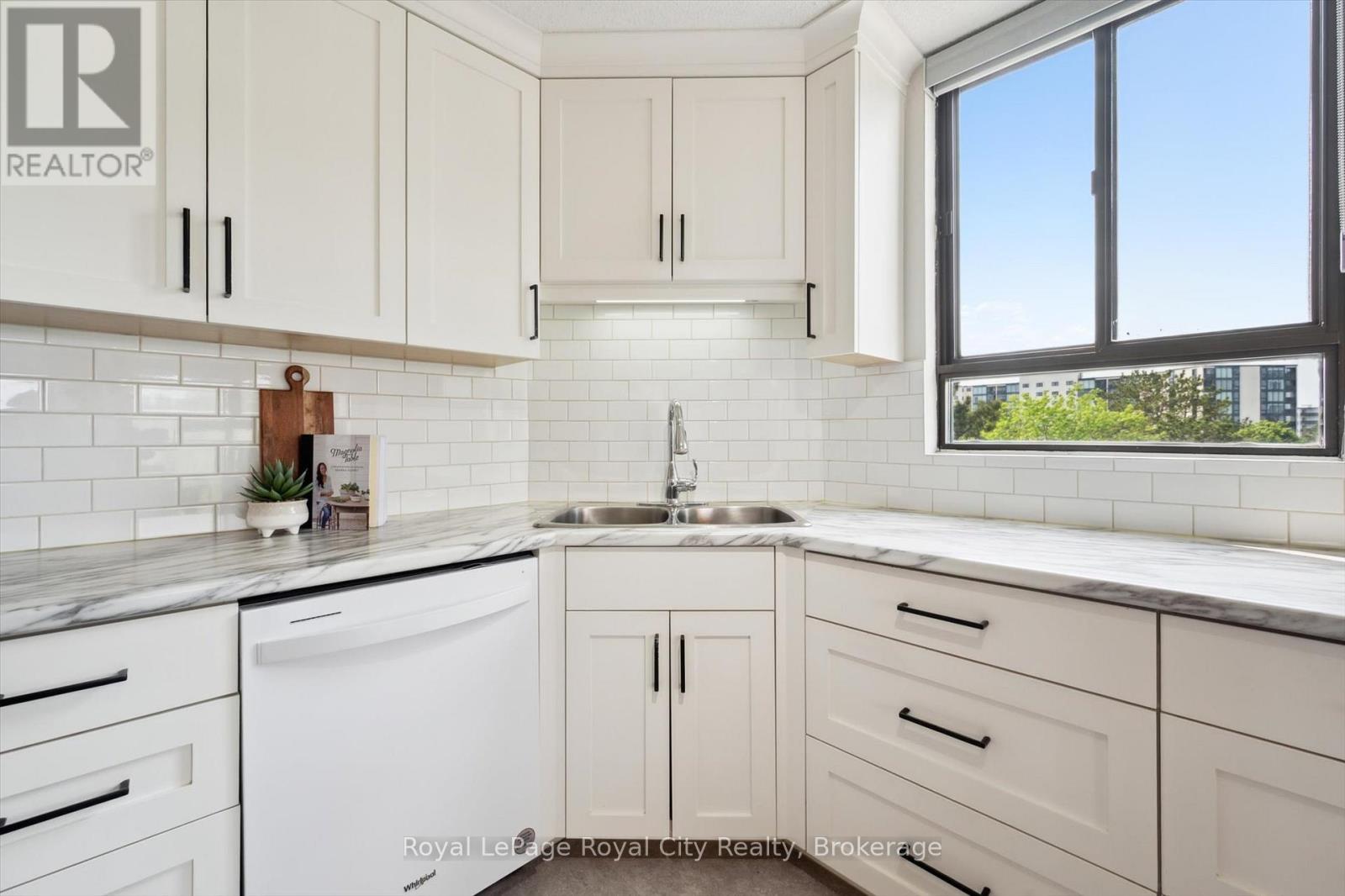 501 - 22 Marilyn Drive, Guelph (Riverside Park), Ontario  N1H 7T1 - Photo 22 - X12614162