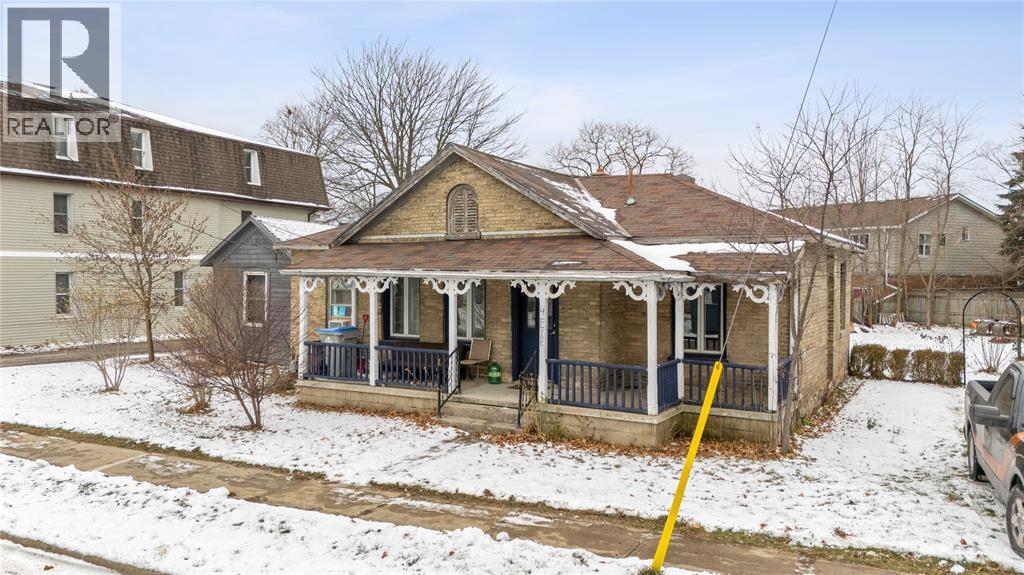 4 Clyde Street, Lambton Shores, Ontario  N0N 1J0 - Photo 1 - 25031217