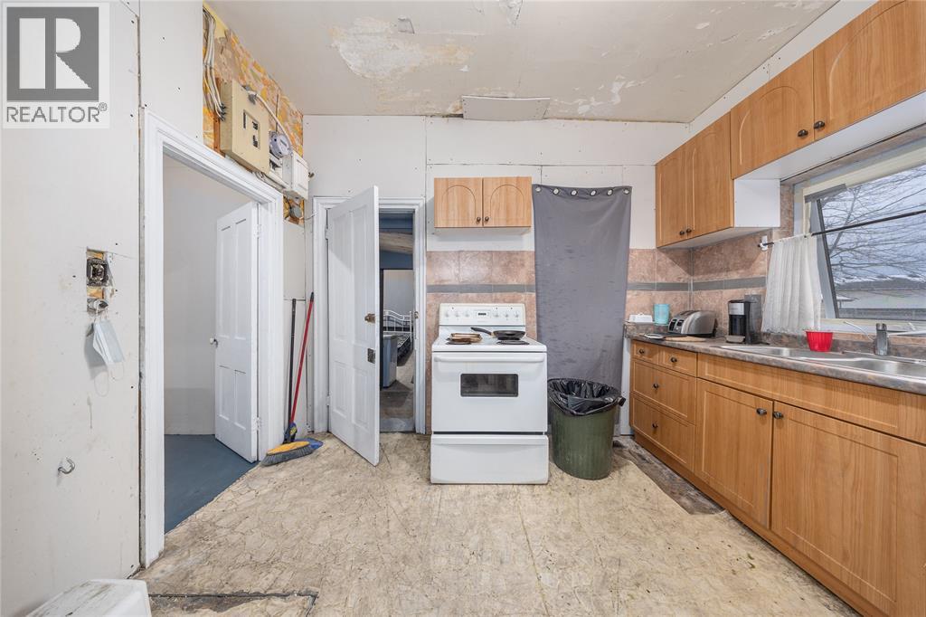 4 Clyde Street, Lambton Shores, Ontario  N0N 1J0 - Photo 6 - 25031217