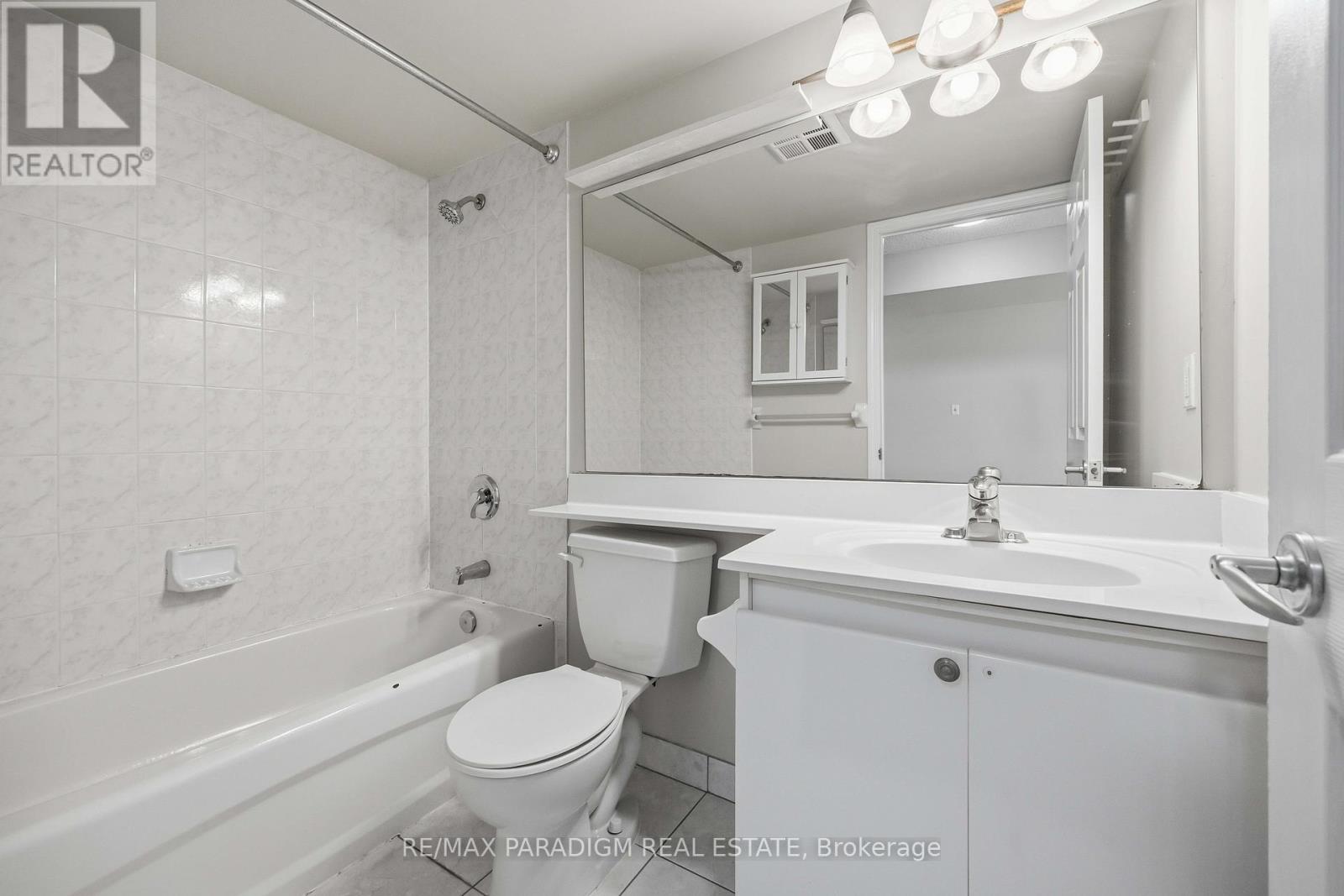 2515 - 230 Queens Quay W, Toronto, Ontario  M5J 1B5 - Photo 26 - C12614146