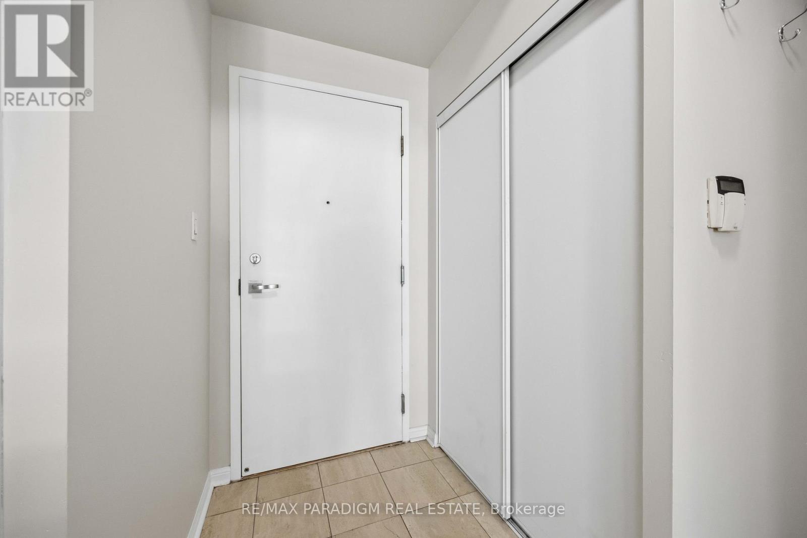 2515 - 230 Queens Quay W, Toronto, Ontario  M5J 1B5 - Photo 4 - C12614146