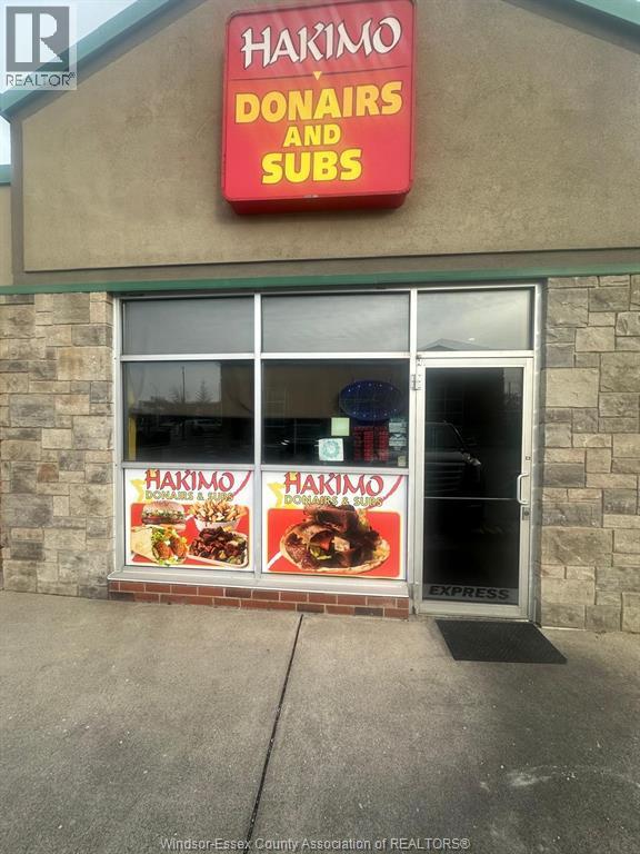 MLS# 25031470: 2212 HURON CHURCH ROAD, Windsor, Canada