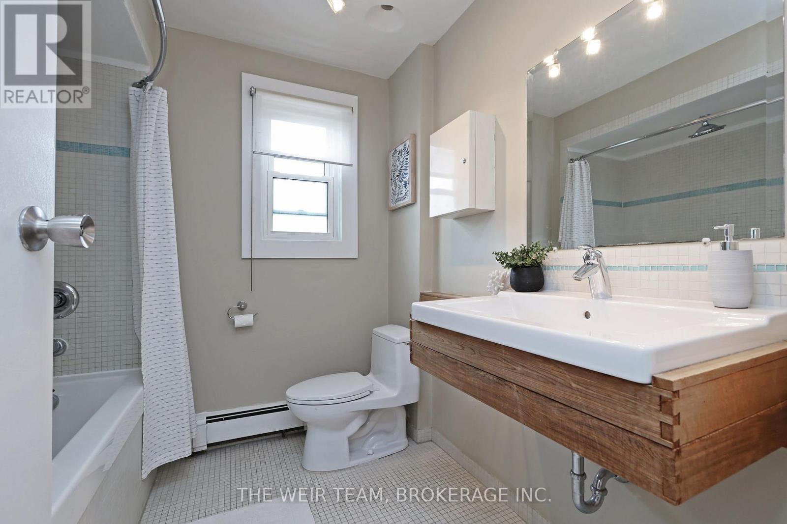 157 Mortimer Avenue, Toronto, Ontario  M4J 2C4 - Photo 29 - E12614130