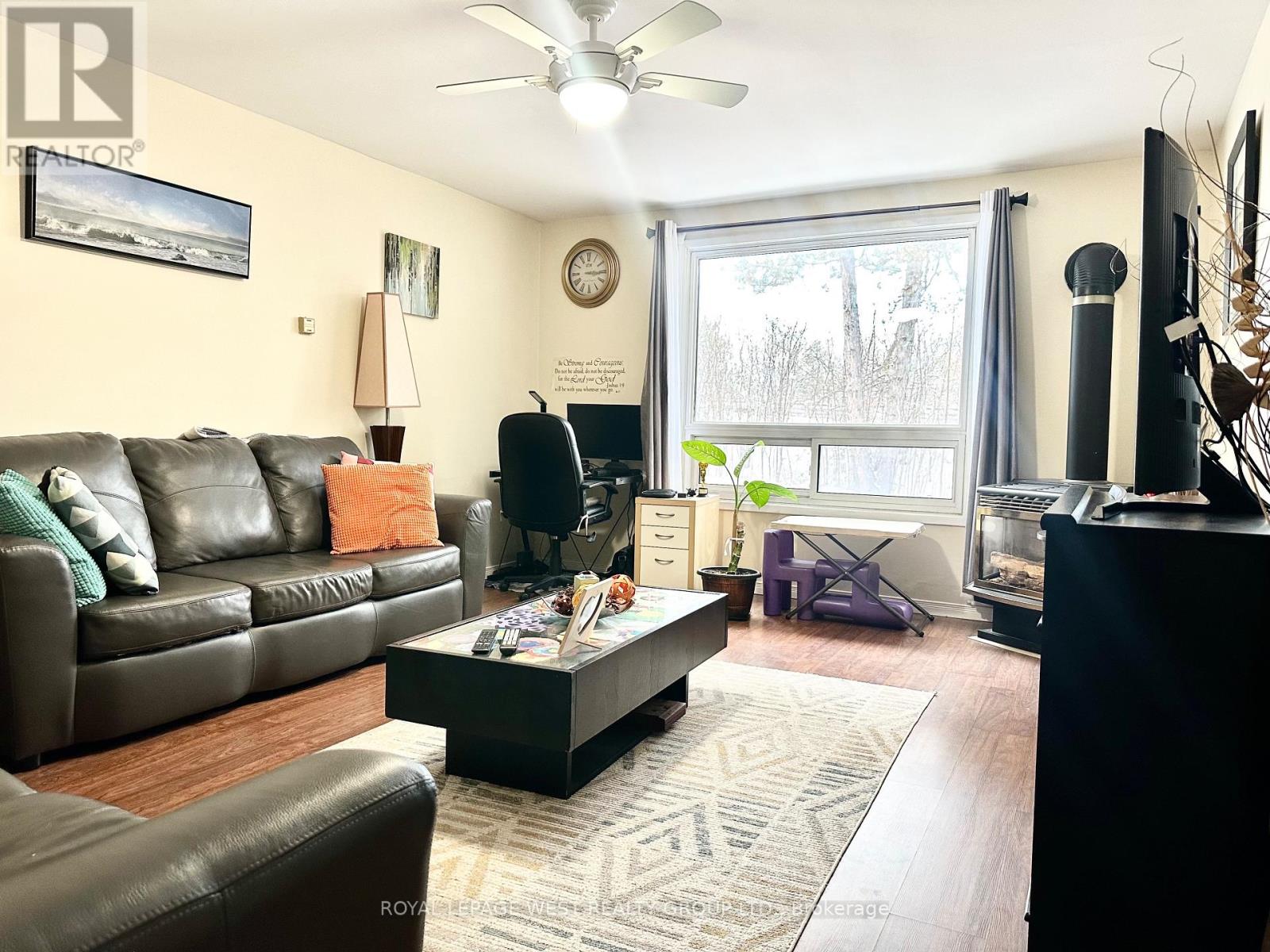 27 - 909 King Street W, Oshawa, Ontario  L1J 2L4 - Photo 3 - E12614182