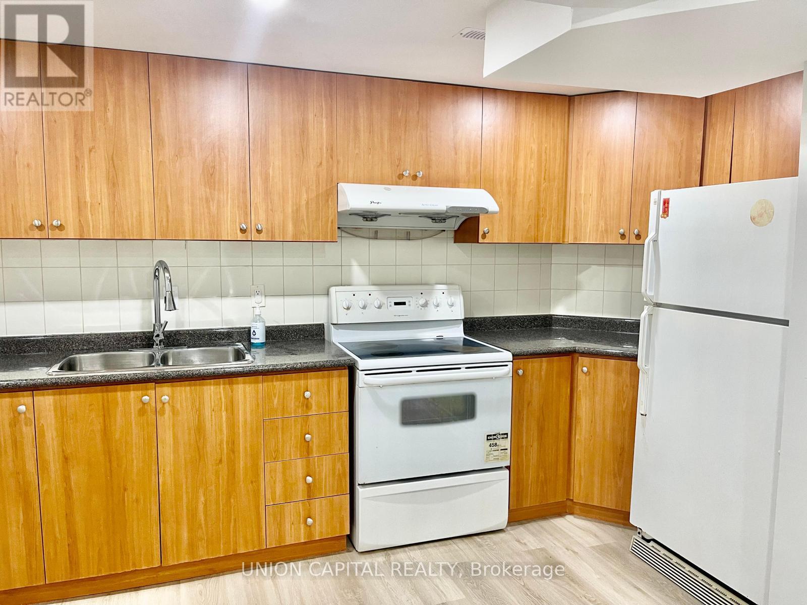 Lower - 19 Devonshire Avenue, Markham, Ontario  L3S 1G5 - Photo 3 - N12614192