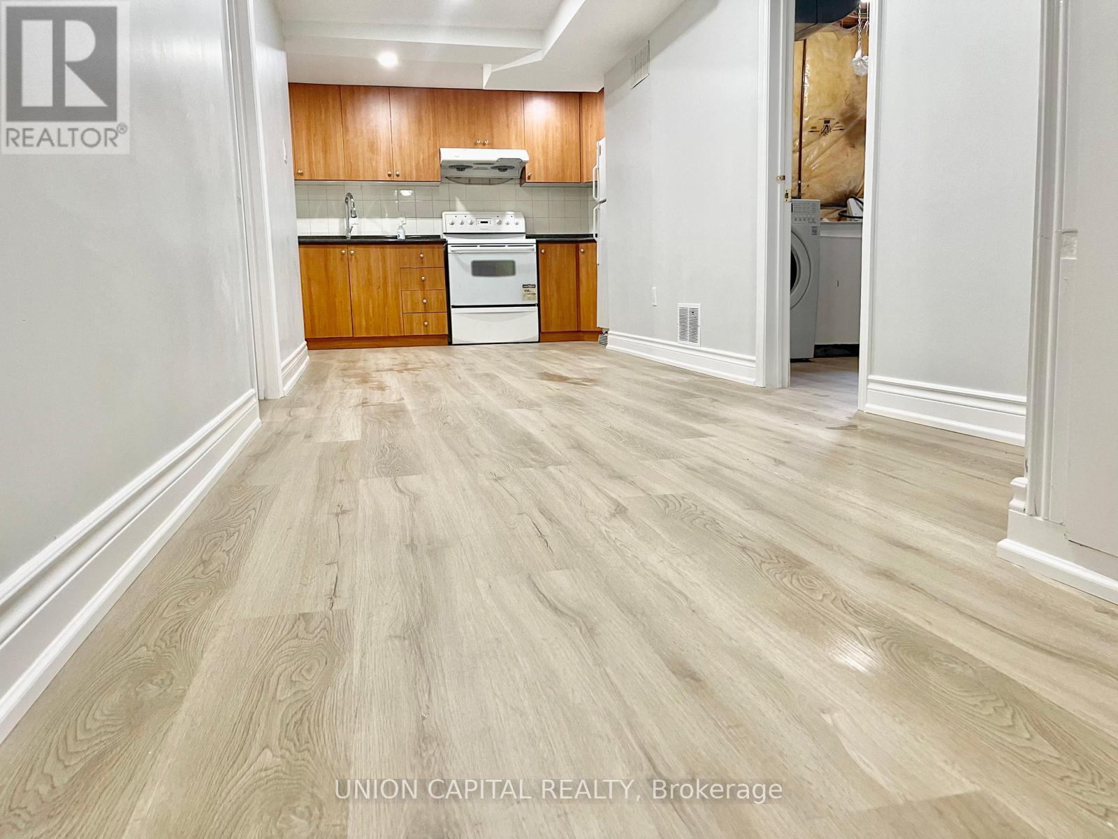 Lower - 19 Devonshire Avenue, Markham, Ontario  L3S 1G5 - Photo 7 - N12614192