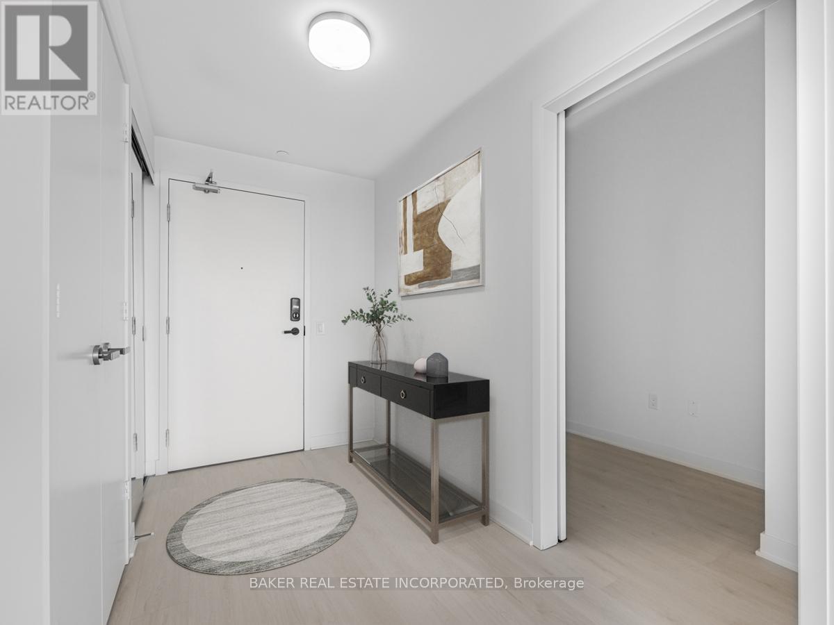 5806 - 3900 Confederation Parkway, Mississauga, Ontario  L5B 0M3 - Photo 3 - W12614138