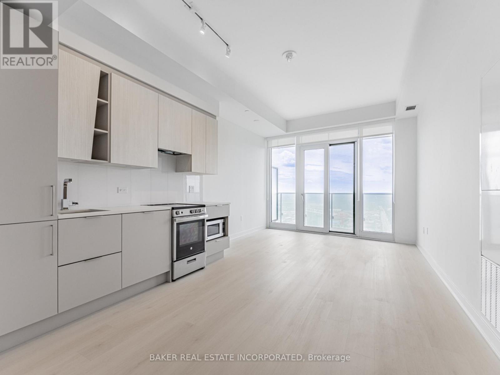 5806 - 3900 Confederation Parkway, Mississauga, Ontario  L5B 0M3 - Photo 6 - W12614138