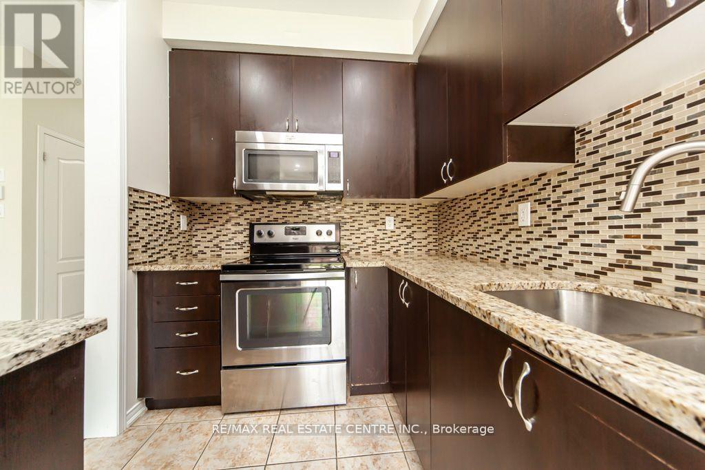 130 Sussexvale Drive, Brampton, Ontario  L6R 3R2 - Photo 15 - W12614140