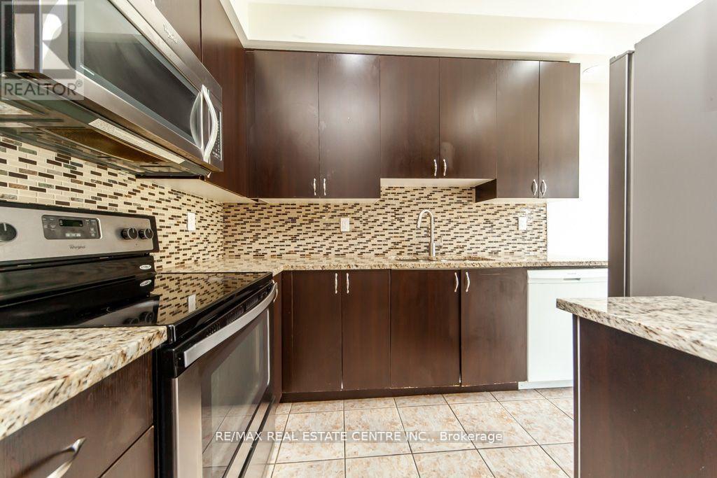 130 Sussexvale Drive, Brampton, Ontario  L6R 3R2 - Photo 16 - W12614140