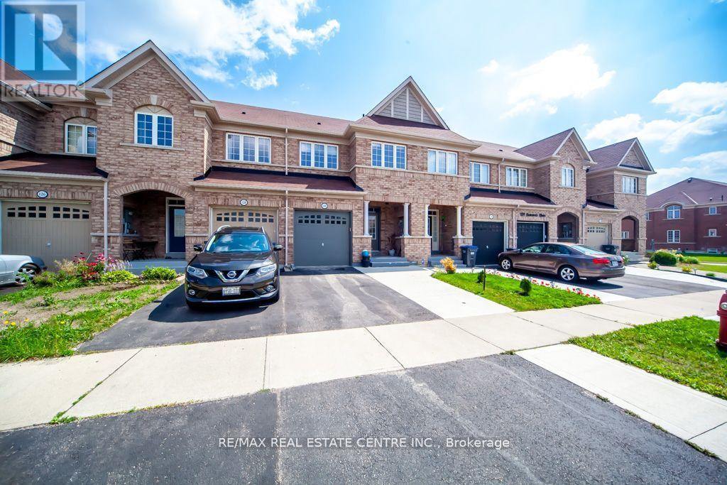 130 Sussexvale Drive, Brampton, Ontario  L6R 3R2 - Photo 2 - W12614140