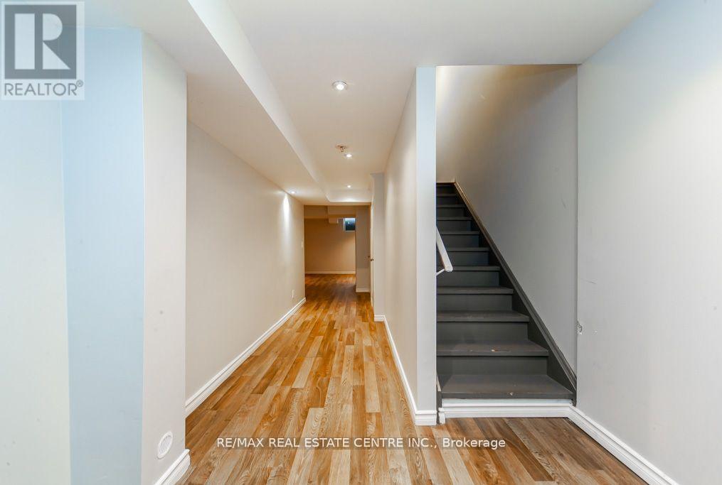 130 Sussexvale Drive, Brampton, Ontario  L6R 3R2 - Photo 33 - W12614140