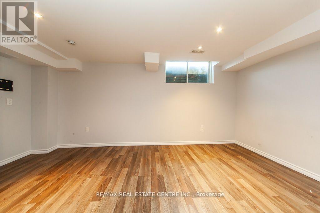 130 Sussexvale Drive, Brampton, Ontario  L6R 3R2 - Photo 35 - W12614140