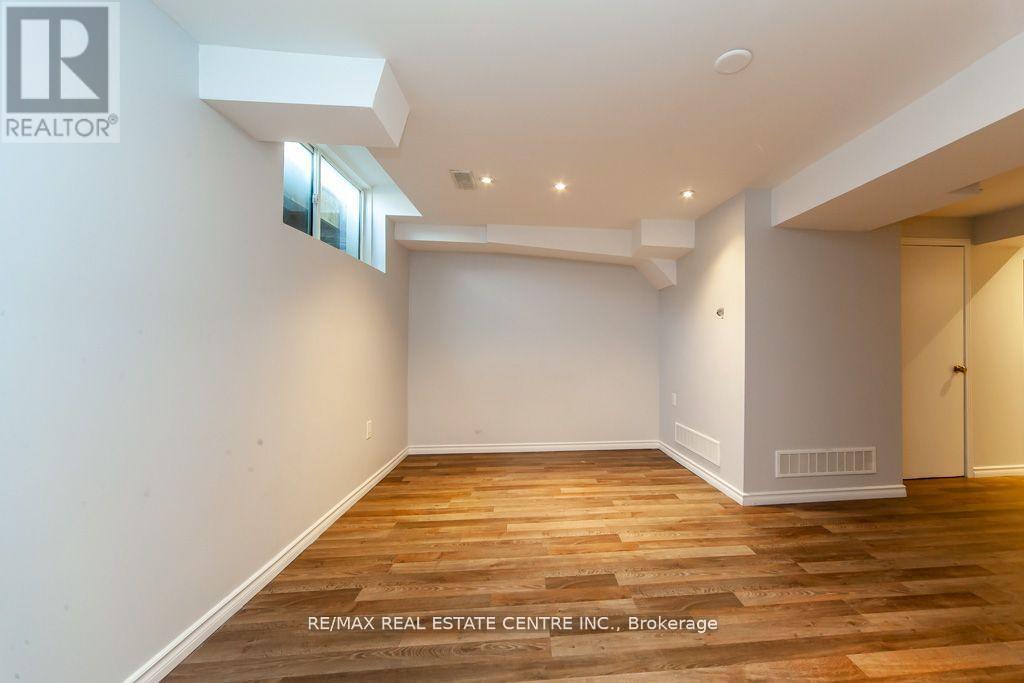 130 Sussexvale Drive, Brampton, Ontario  L6R 3R2 - Photo 37 - W12614140