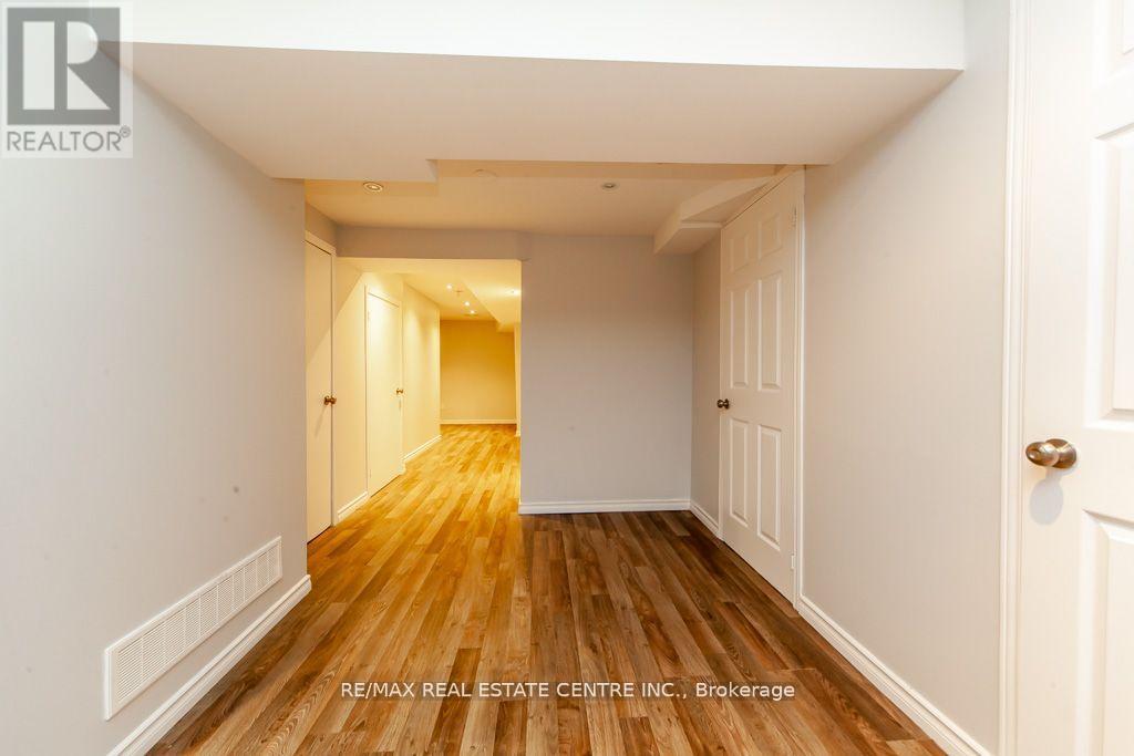 130 Sussexvale Drive, Brampton, Ontario  L6R 3R2 - Photo 38 - W12614140