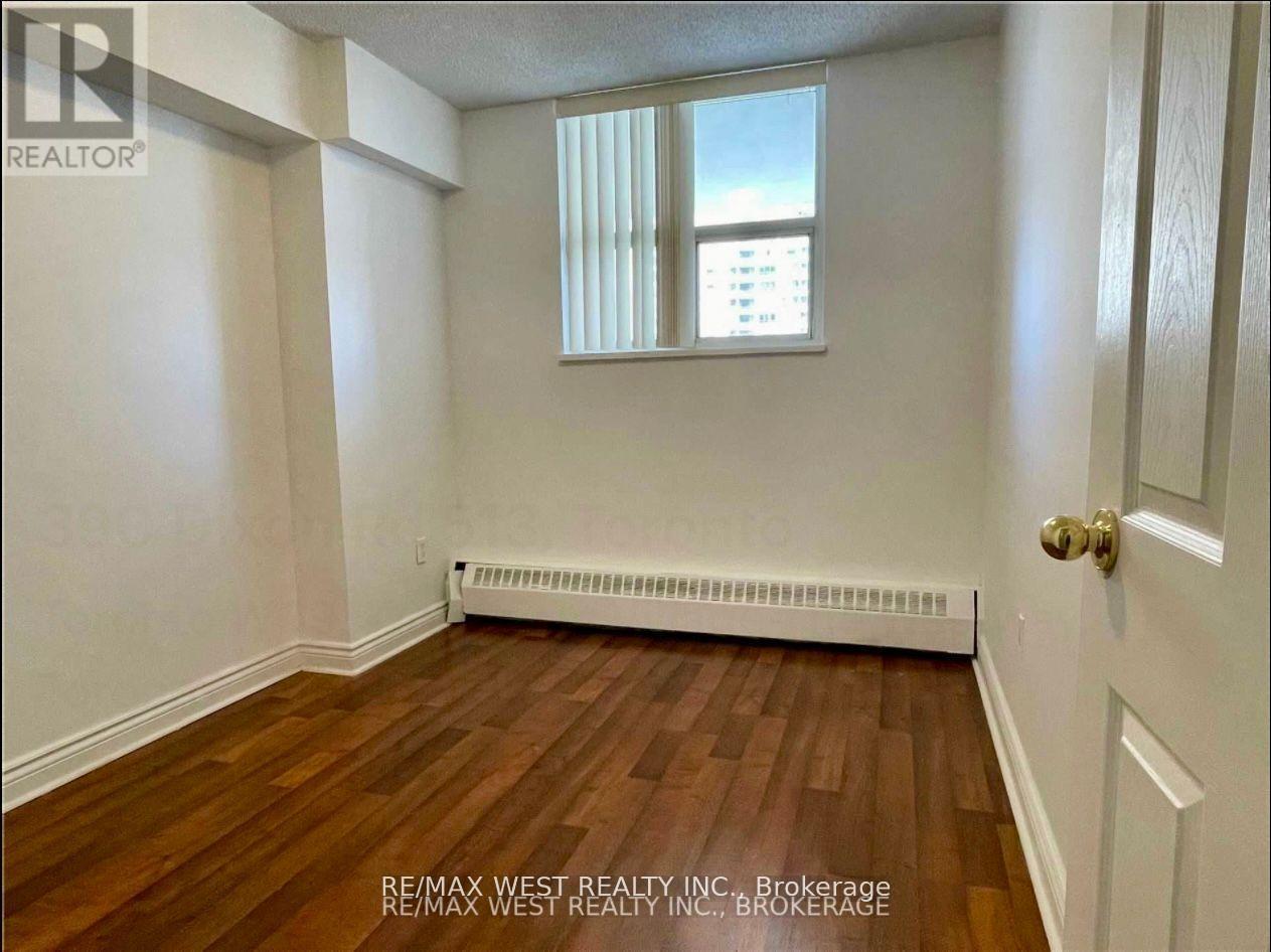 513 - 390 Dixon Road, Toronto, Ontario  M9R 1T4 - Photo 7 - W12614148