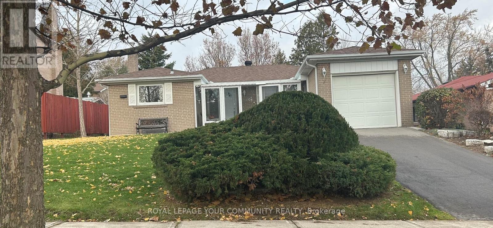 7 IVY GREEN CRESCENT, Toronto, Ontario