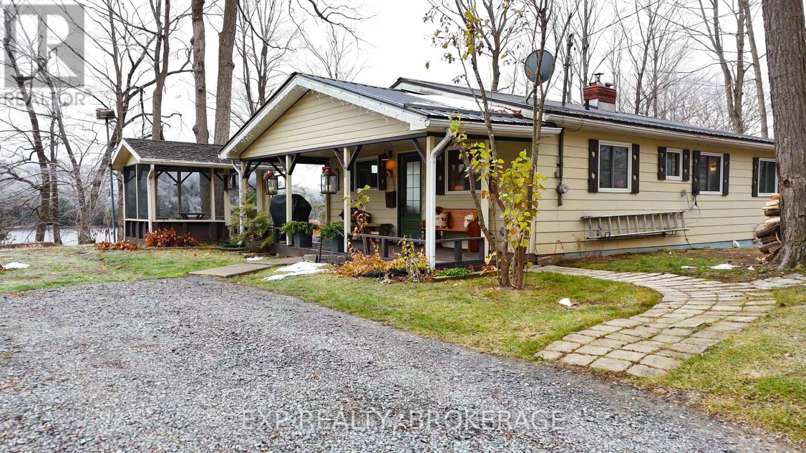 2107 Hambly Lane, Frontenac, Ontario  K0H 1W0 - Photo 5 - X12614276