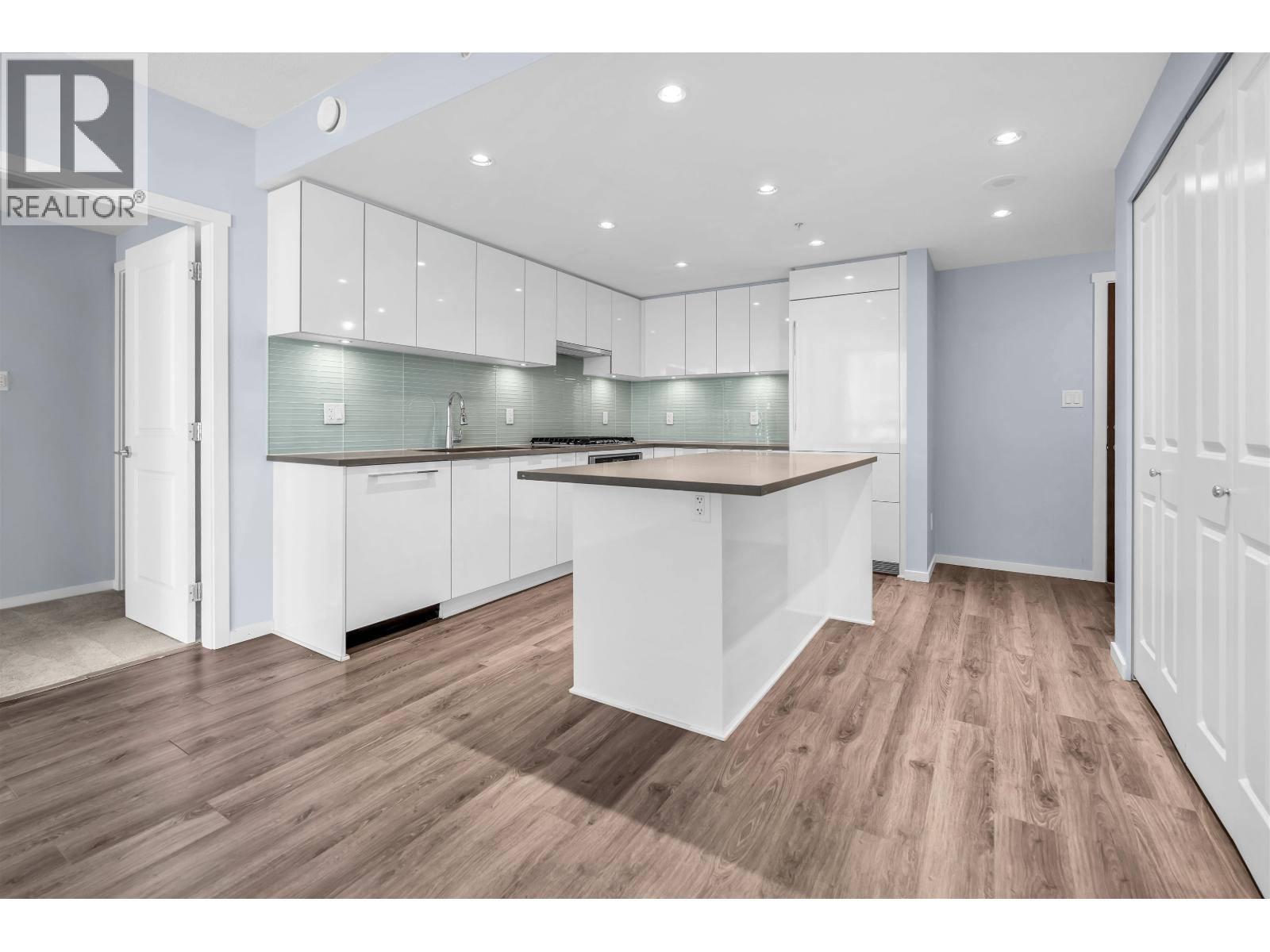 2708 6638 Dunblane Avenue, Burnaby, British Columbia  V5H 0G8 - Photo 4 - R3030204