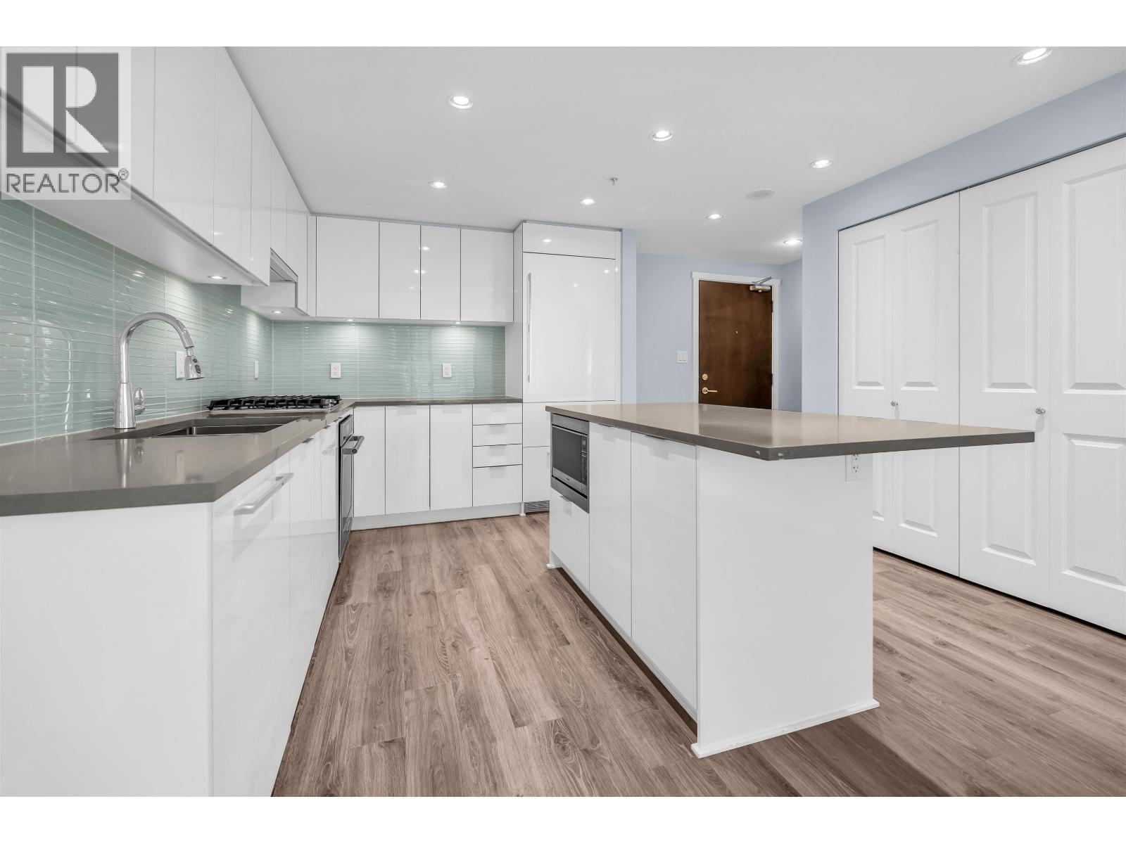 2708 6638 Dunblane Avenue, Burnaby, British Columbia  V5H 0G8 - Photo 3 - R3030204