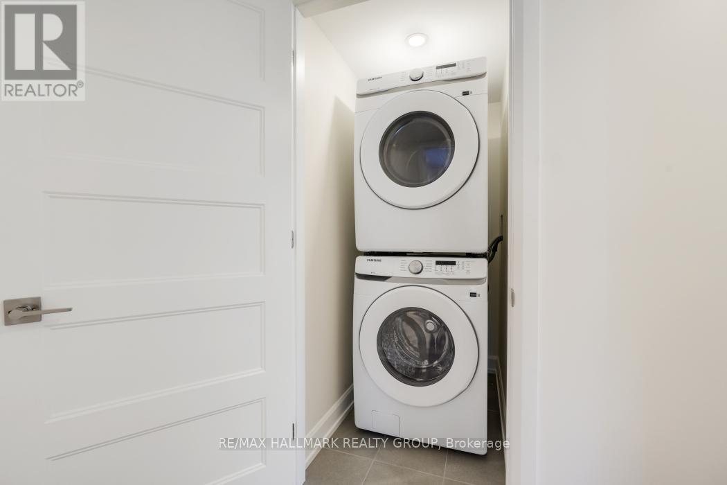 B - 956 Fisher Avenue, Ottawa, Ontario  K1Z 6P4 - Photo 14 - X12614208