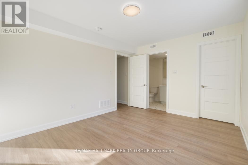 B - 956 Fisher Avenue, Ottawa, Ontario  K1Z 6P4 - Photo 19 - X12614208