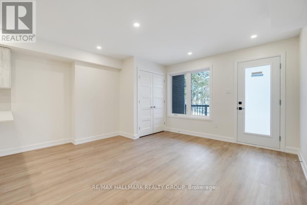 B - 956 Fisher Avenue, Ottawa, Ontario  K1Z 6P4 - Photo 7 - X12614208