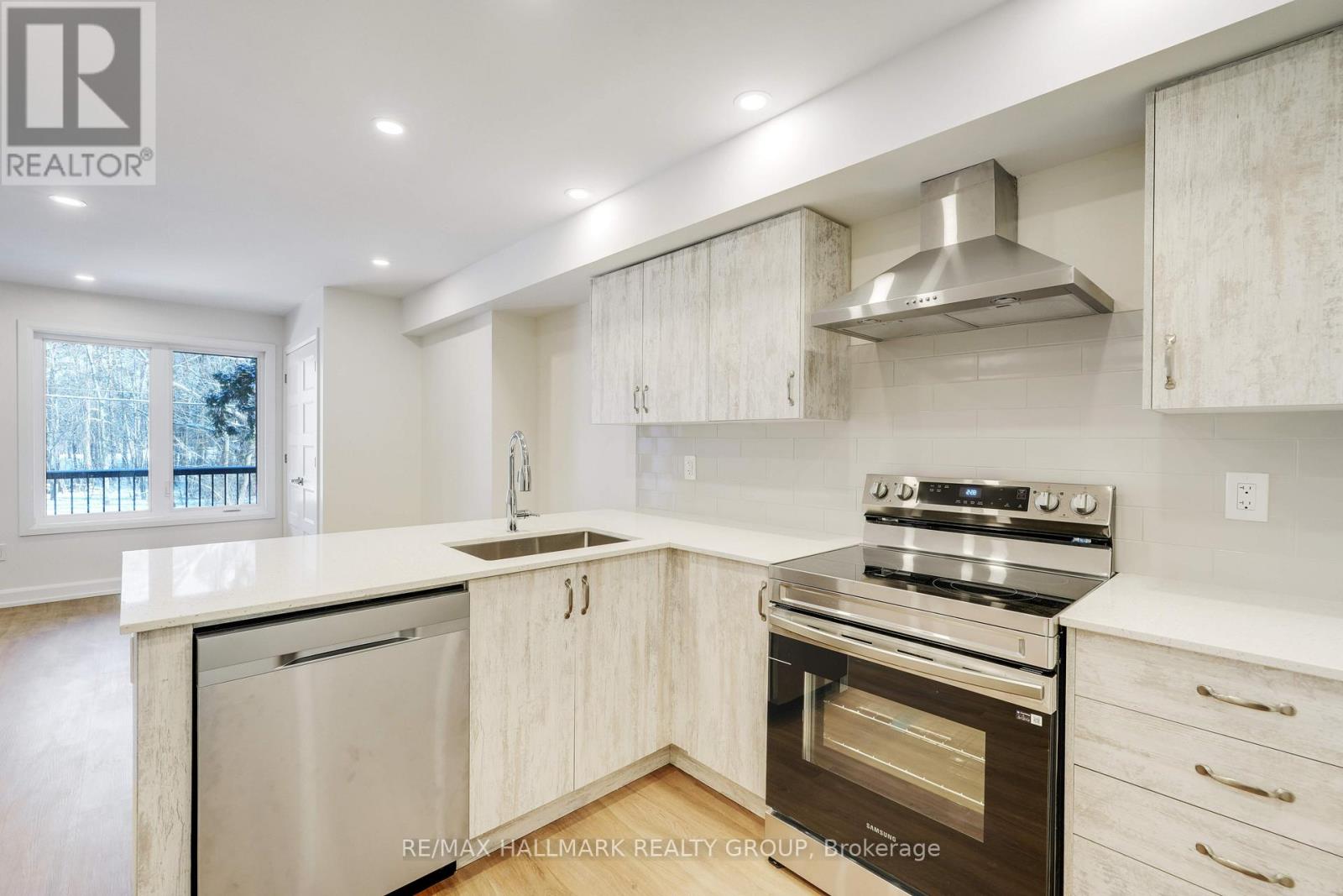 B - 958 Fisher Avenue, Ottawa, Ontario  K1Z 6P4 - Photo 11 - X12614232