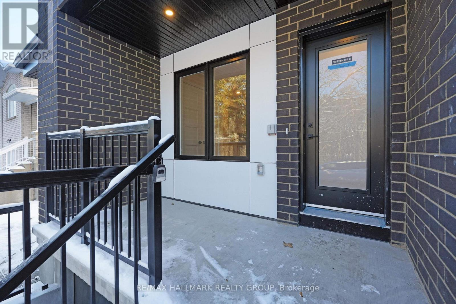 B - 958 Fisher Avenue, Ottawa, Ontario  K1Z 6P4 - Photo 4 - X12614232