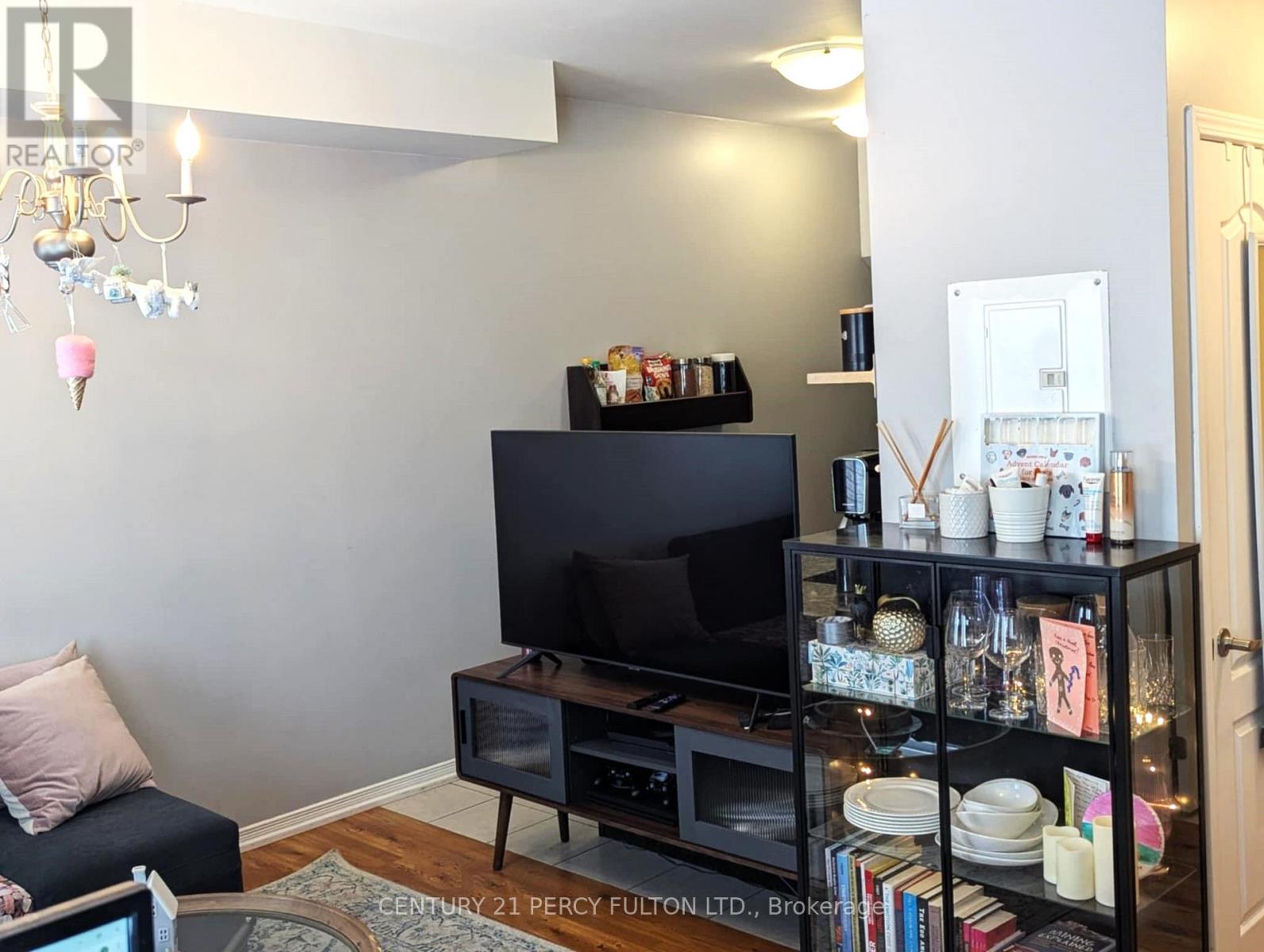 257 - 19 Coneflower Crescent, Toronto, Ontario  M2R 0A5 - Photo 4 - C12613608