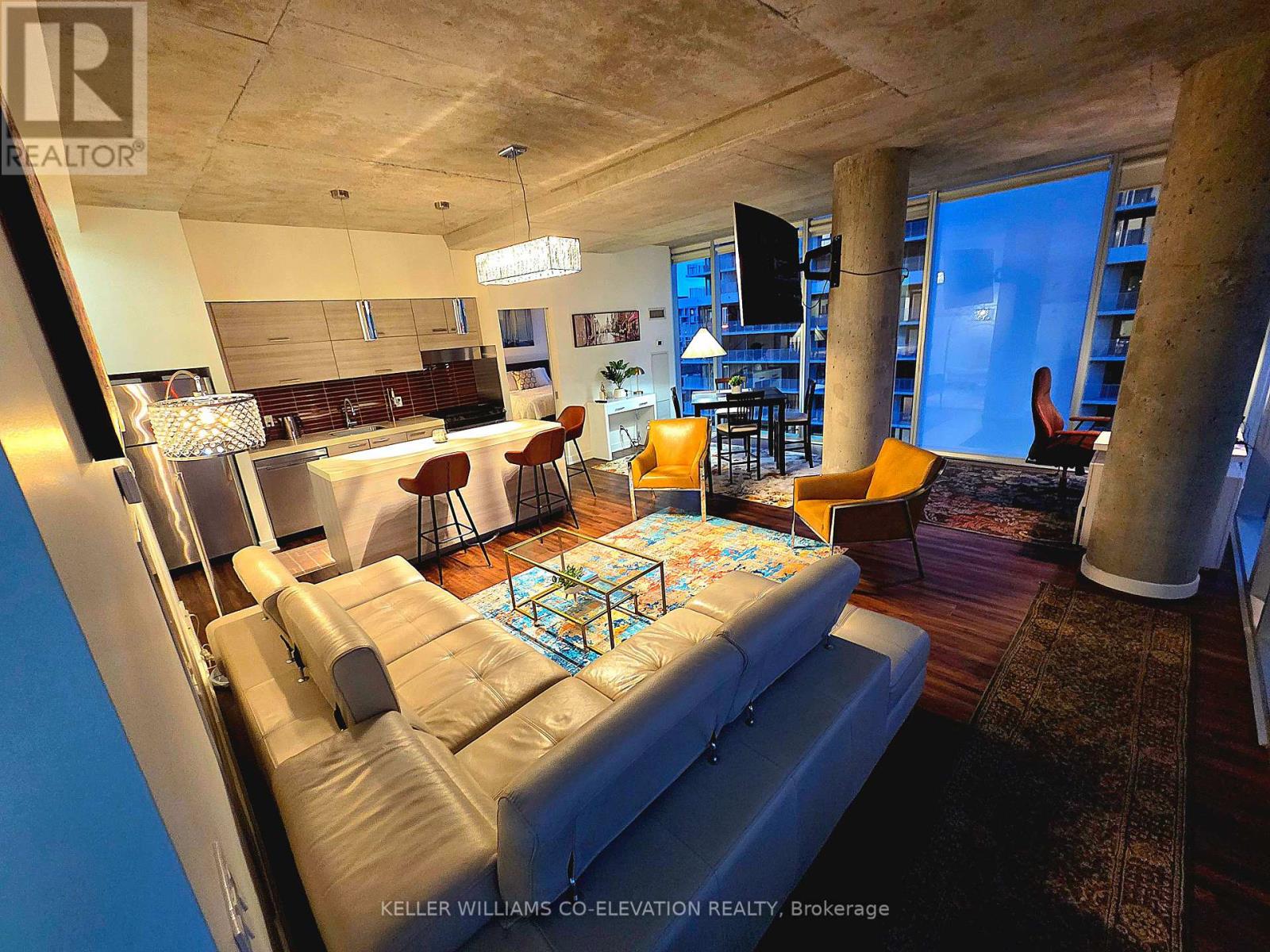 1305 - 552 Wellington Street, Toronto, Ontario  M5V 2V1 - Photo 3 - C12613978