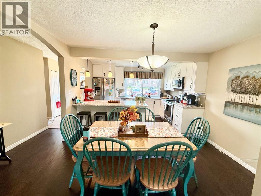 324, 457 Collinge Road, Hinton, Alberta T7V 1K8 - Photo 2 - A2252606