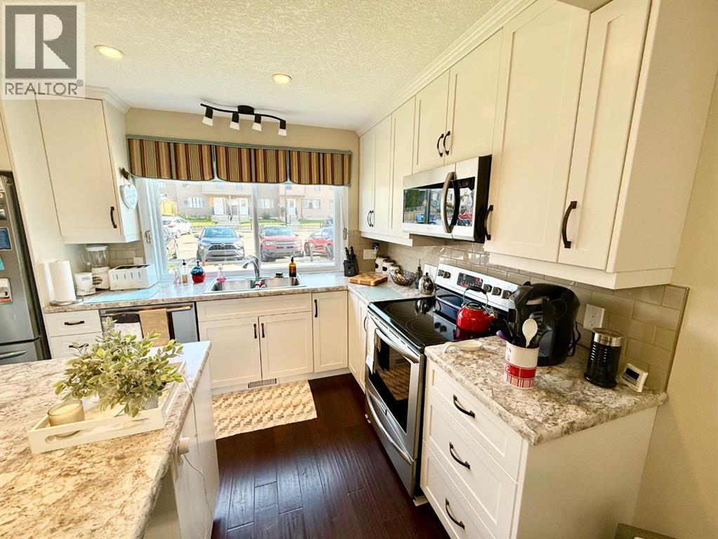 324, 457 Collinge Road, Hinton, Alberta T7V 1K8 - Photo 4 - A2252606